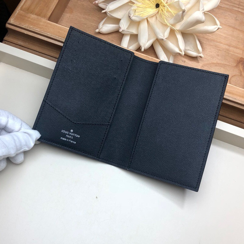 PASSPORT COVER M64501