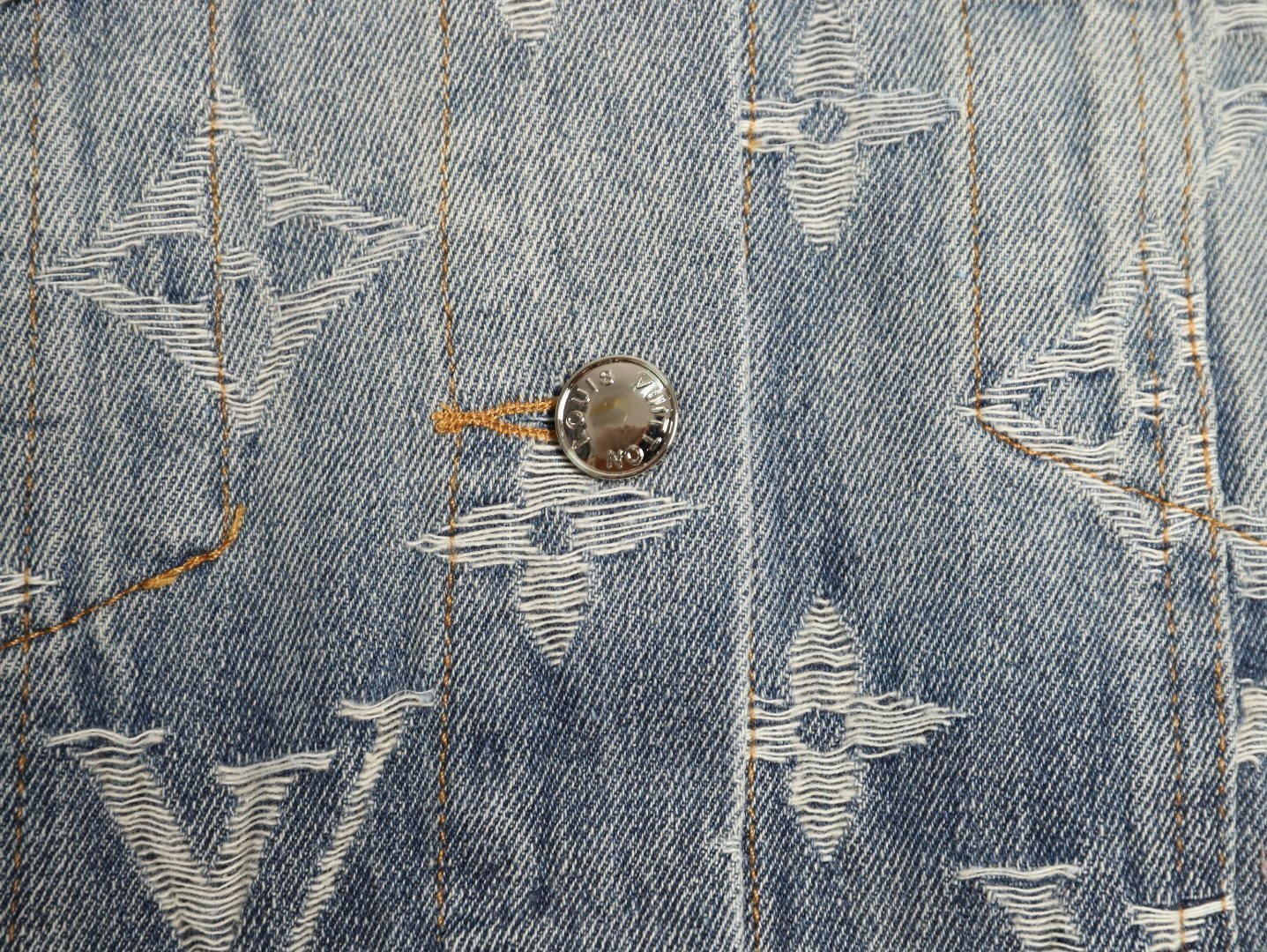 l0*is V*t0n denim jacket