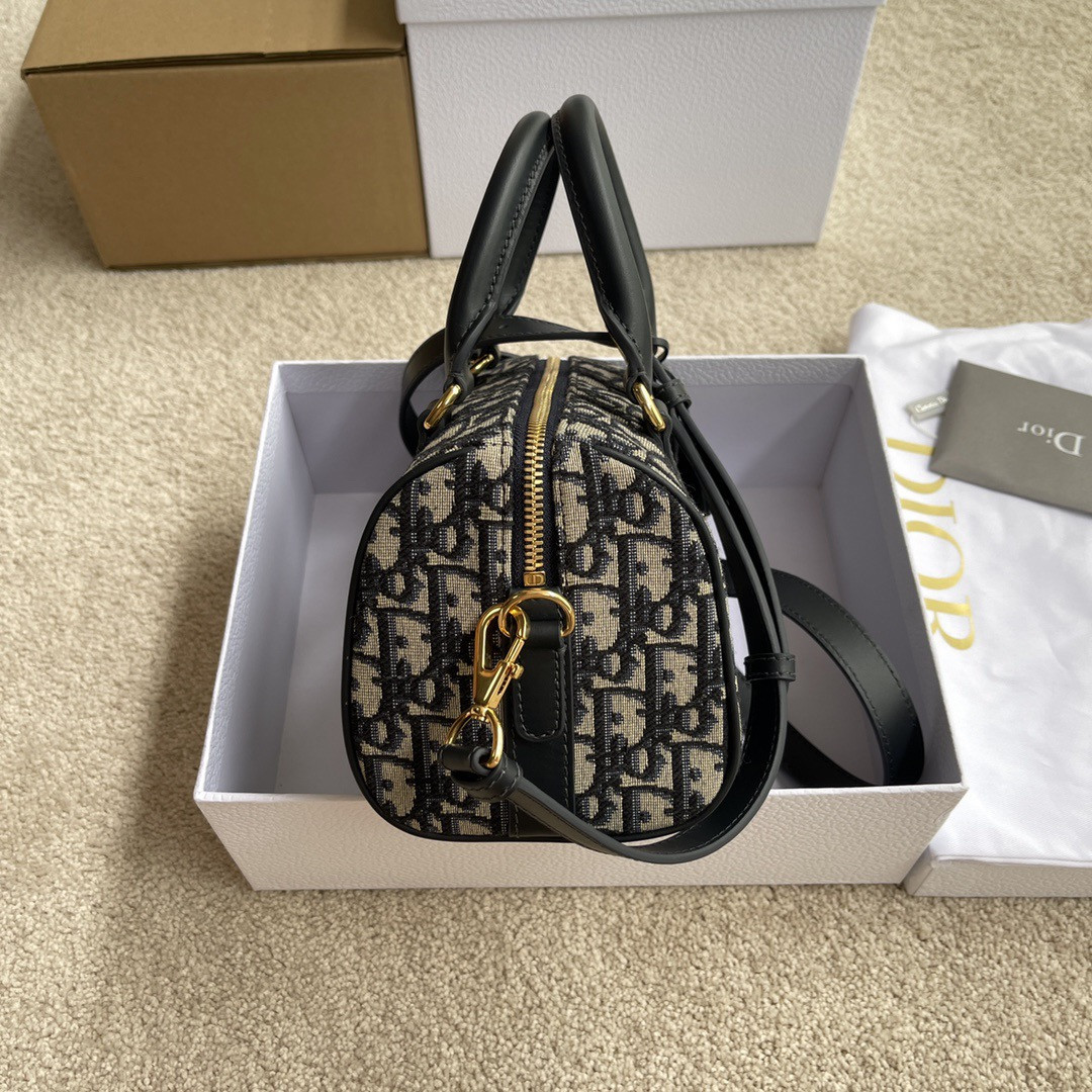 D*or groove 20 bag blue D*or oblique jacquard 20.5 x 13.5 x 12 cm / 8 x 5.5 x 4.5 inches