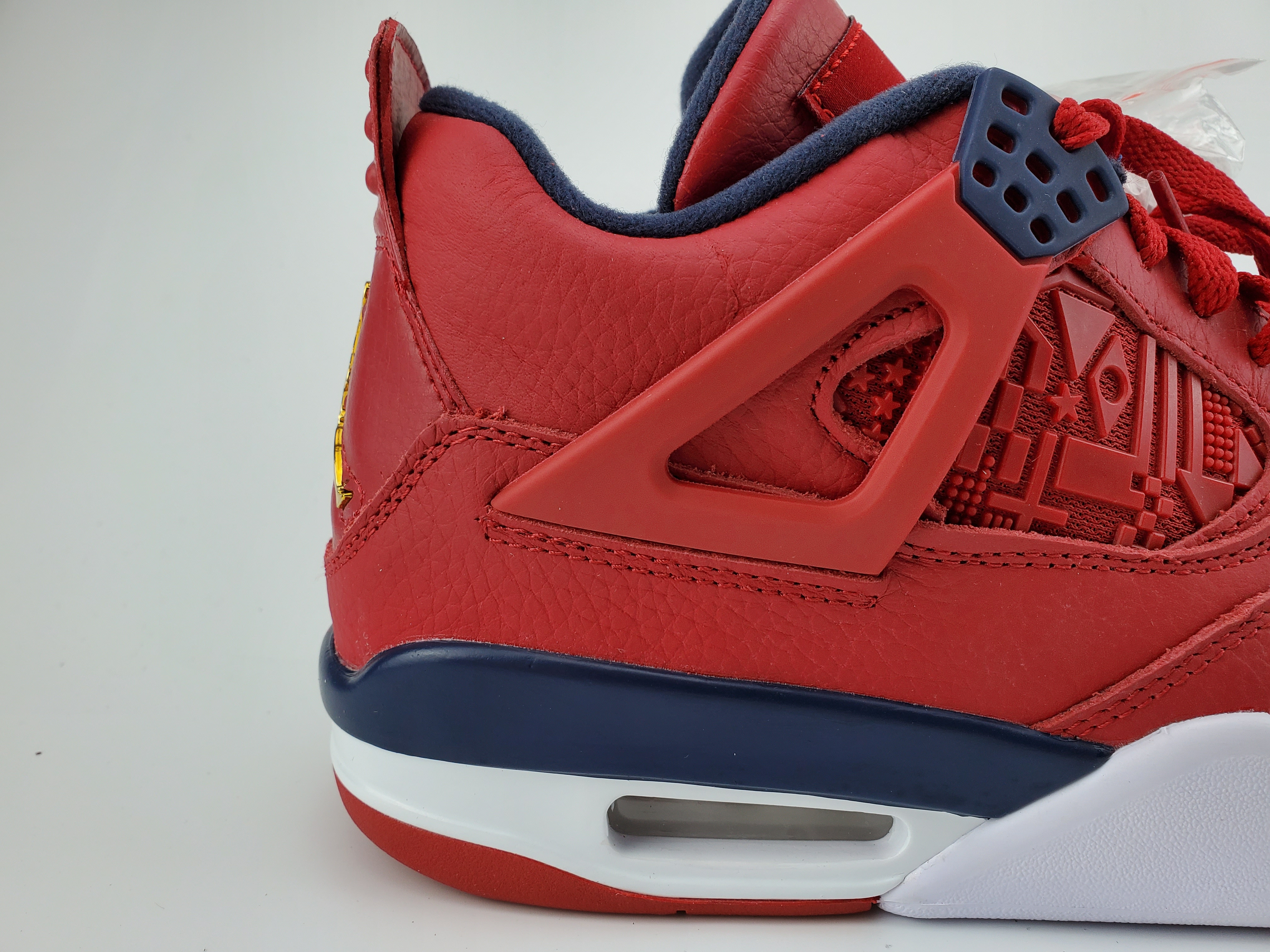 Jordan 4 Retro Fiba (2019)