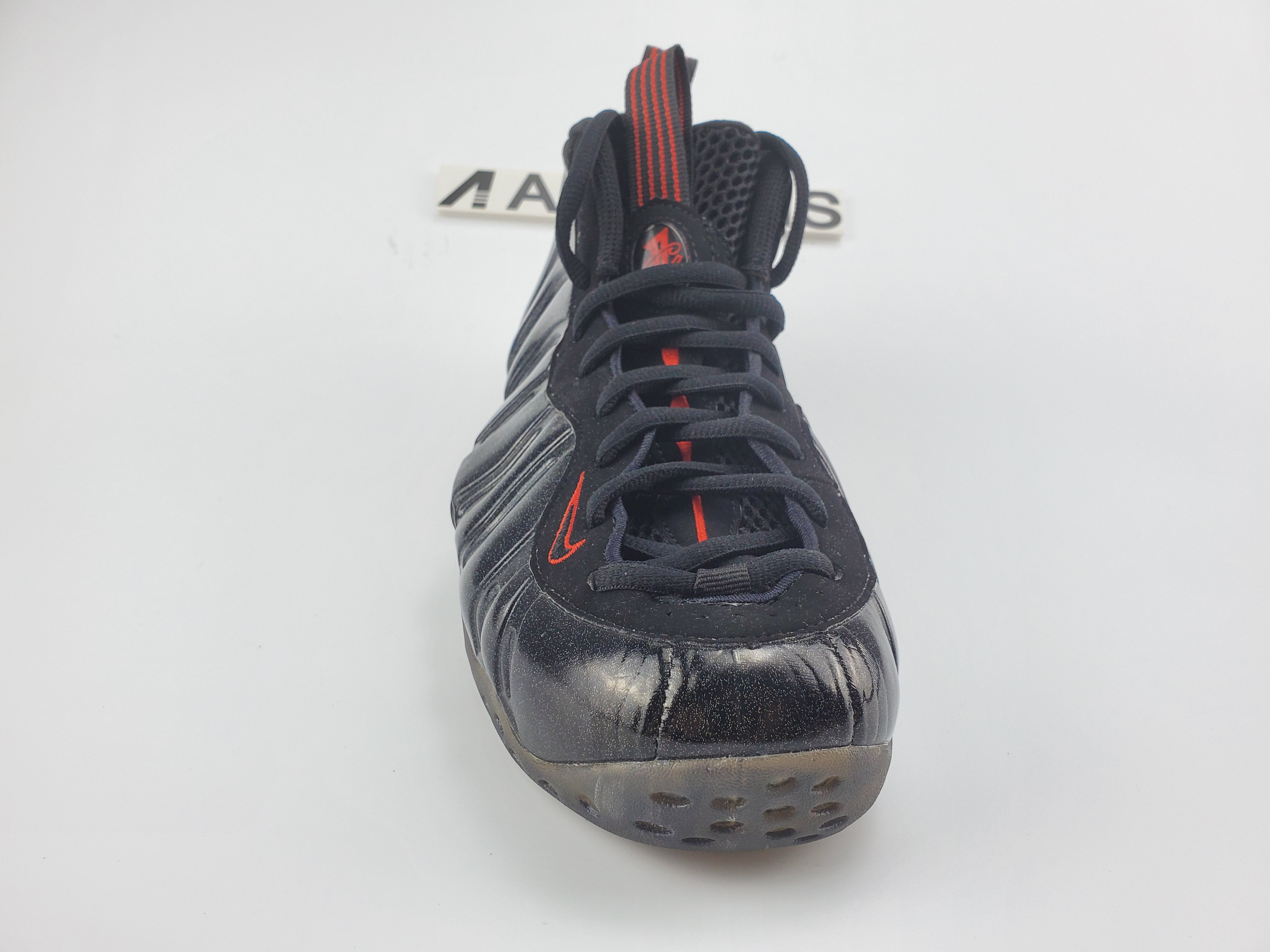 Nike Air Foamposite One “Black/Gold-Red”