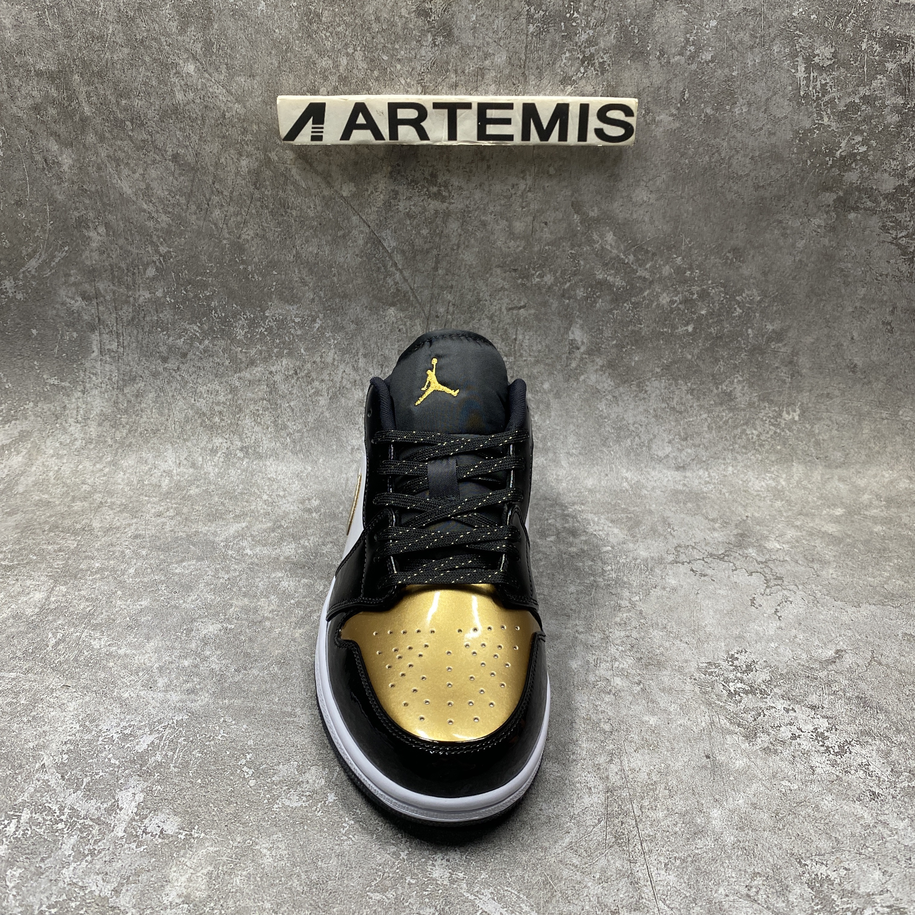 Air Jordan 1 Low SE Gold Toe