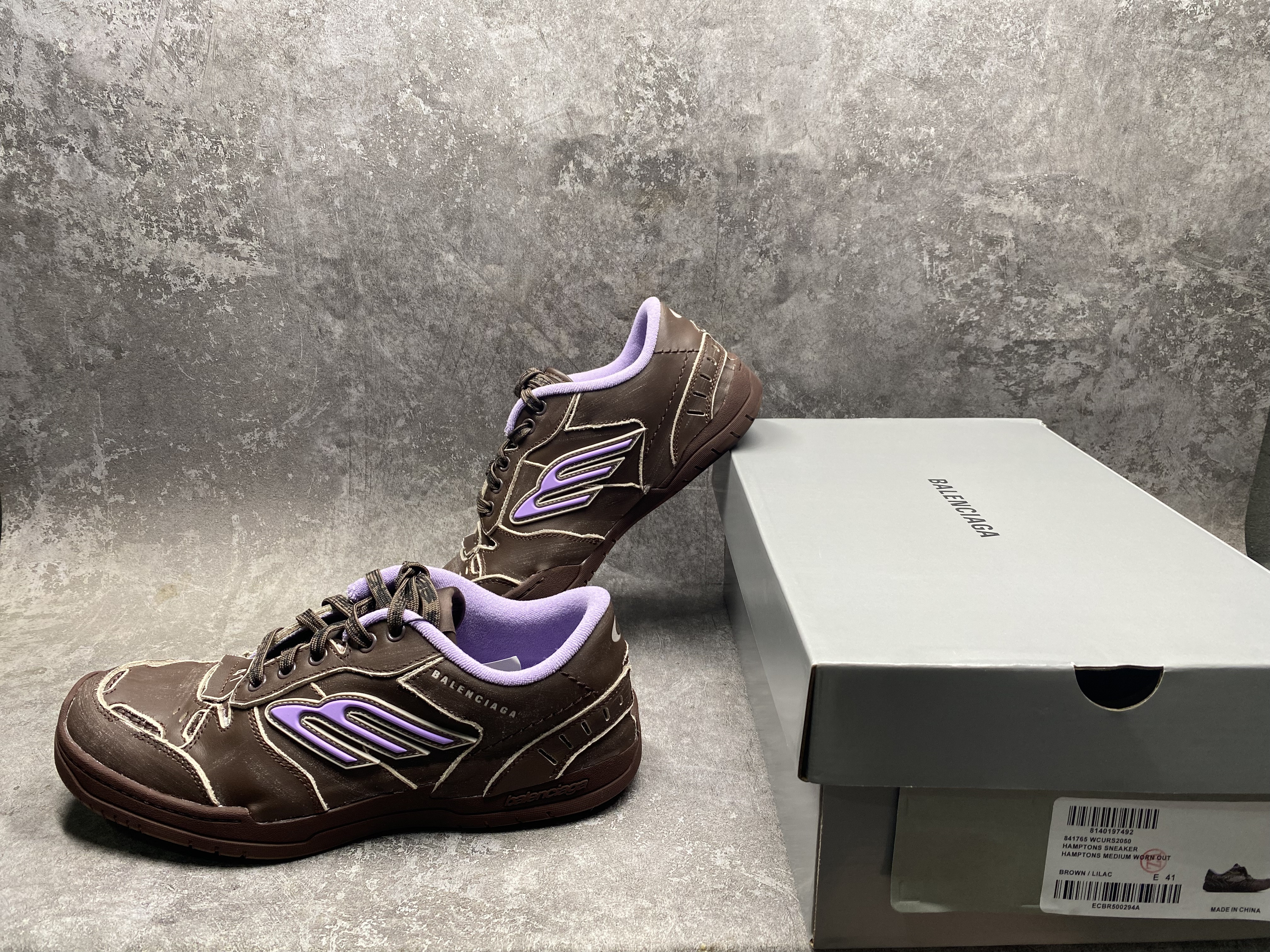 ua Ba*len*cia*ga hamptons medium worn-out sneaker in brown/lilac(run one size large)