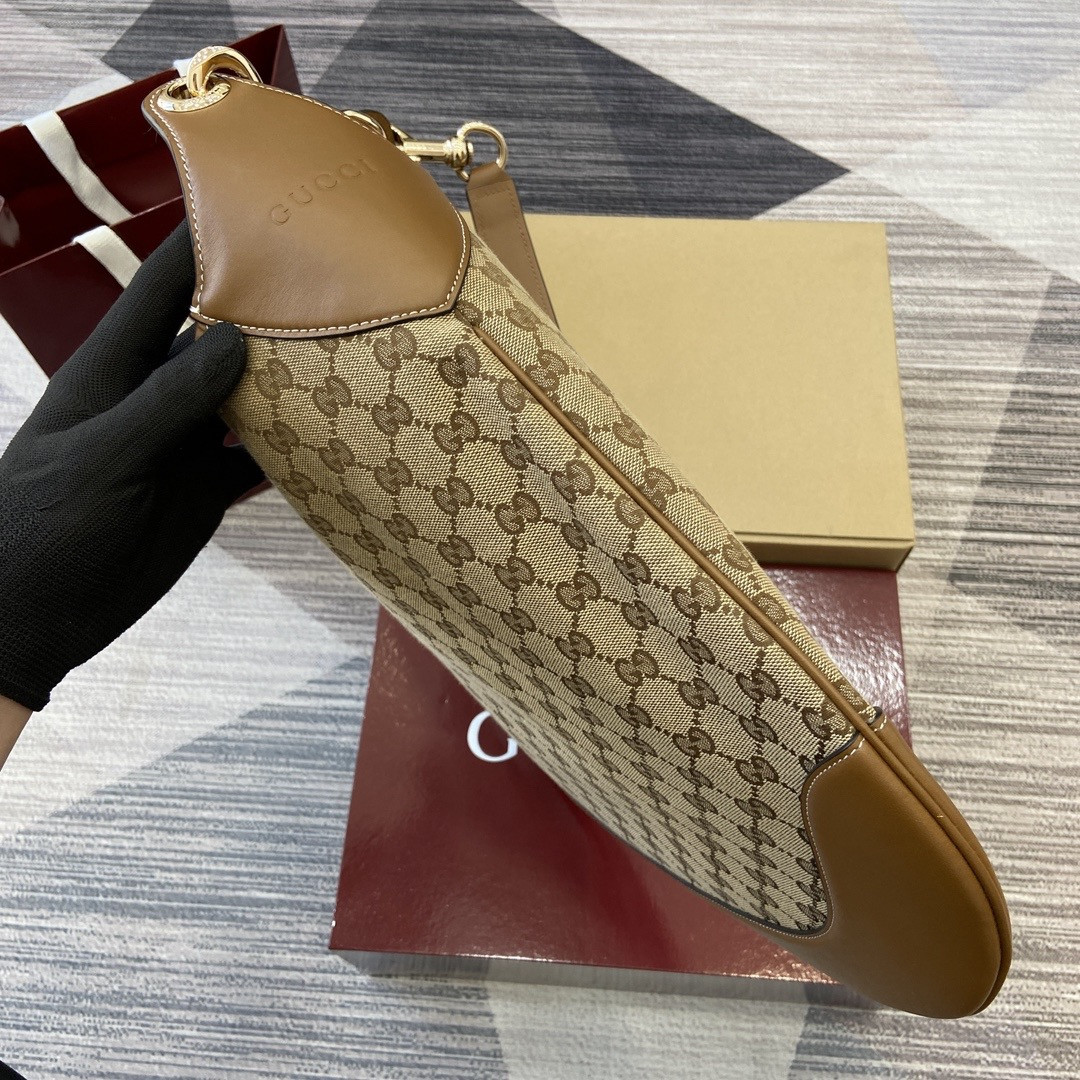 G*u*i body 49 x 46 x 4cm