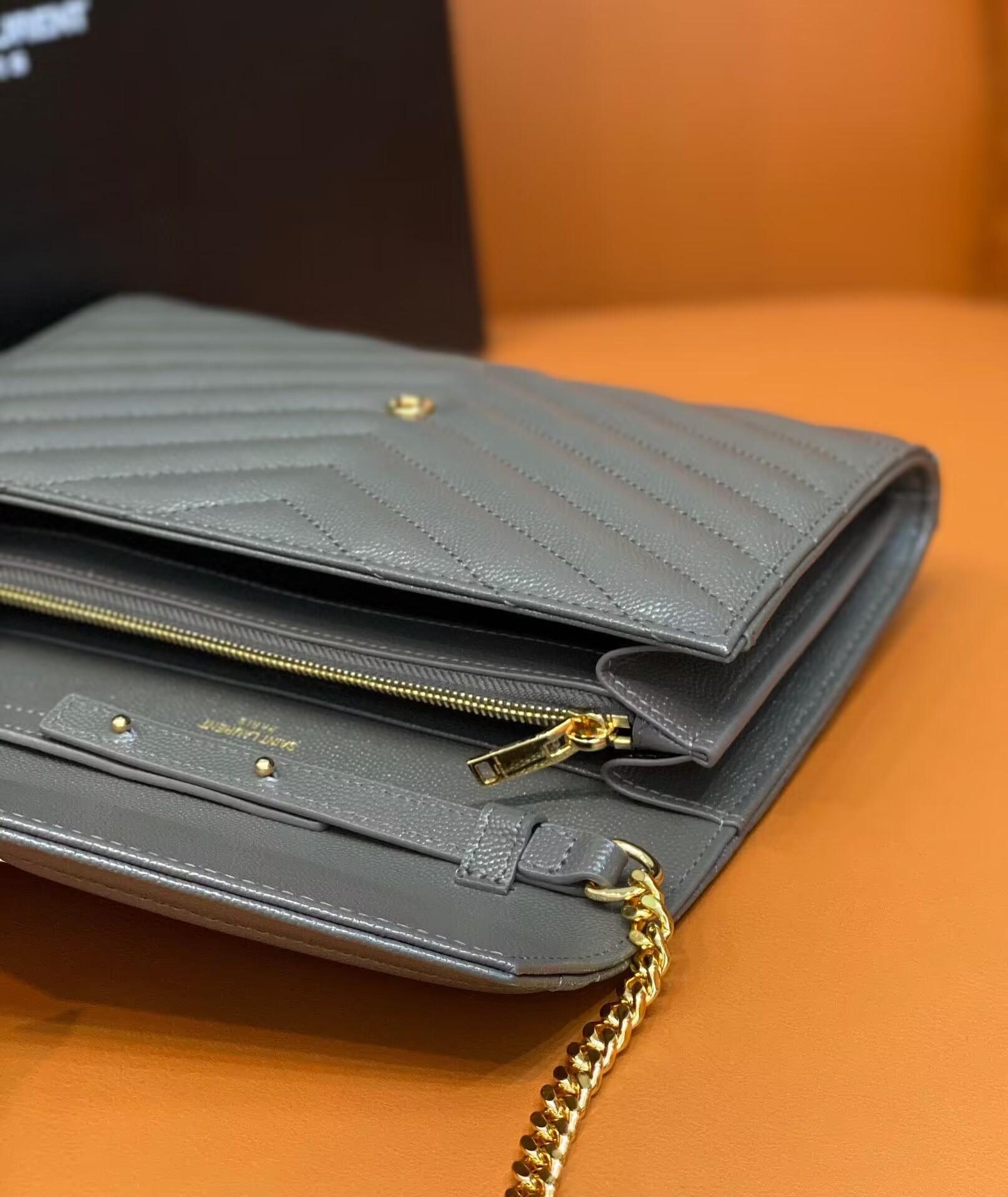 Sa**t Lau*nt cassandre matelassé leather shoulder bag 4×14×22cm