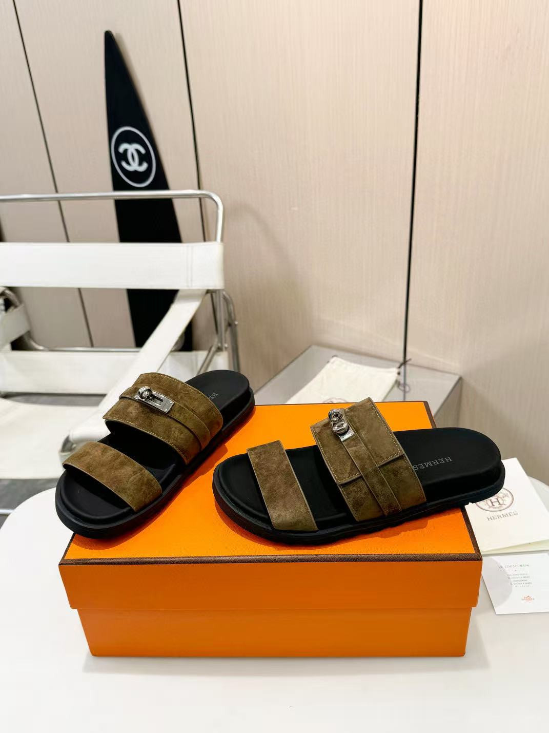 ua H**me5 jackson sandal