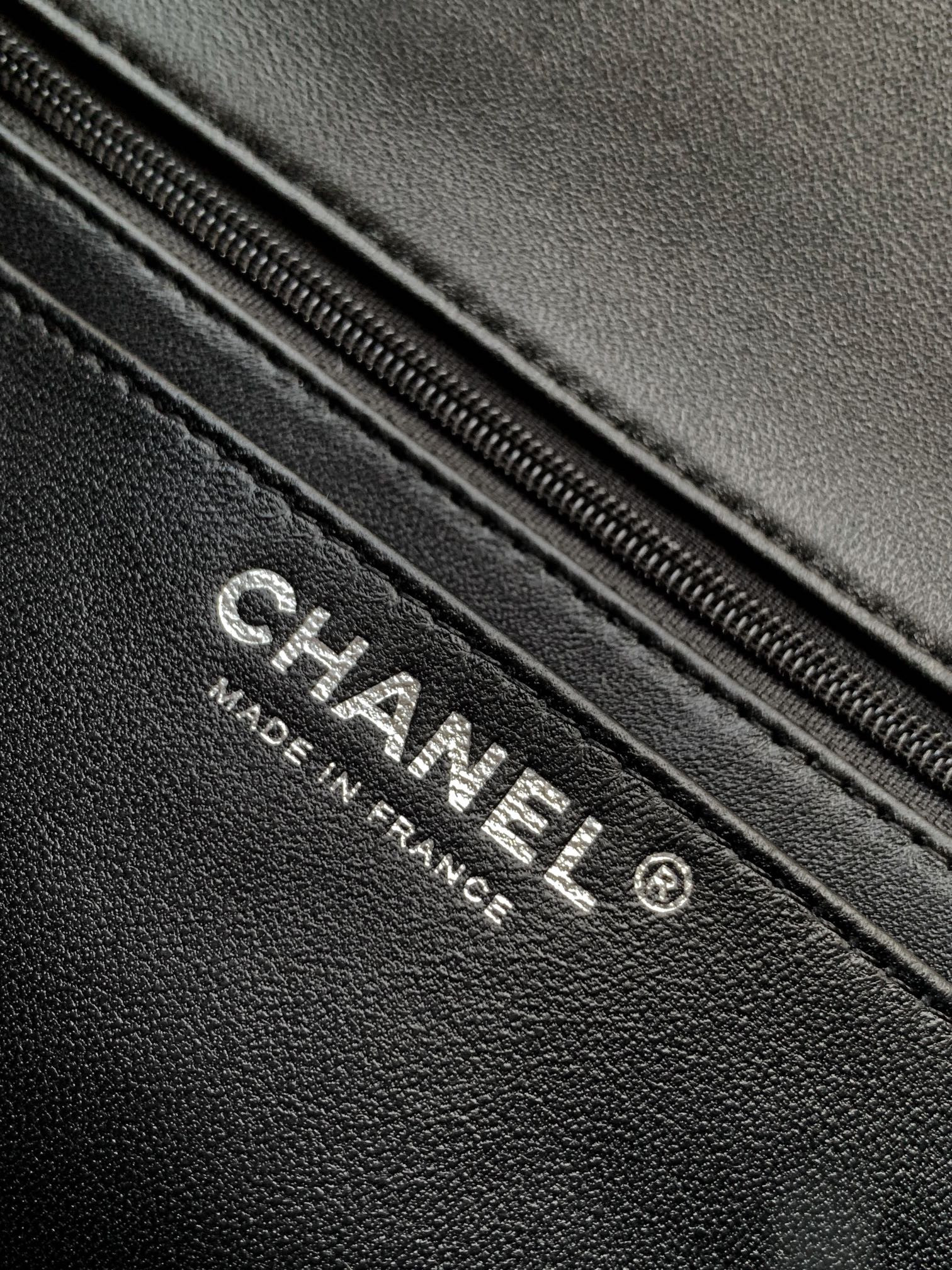 Ch*el classic flap bag 20cm