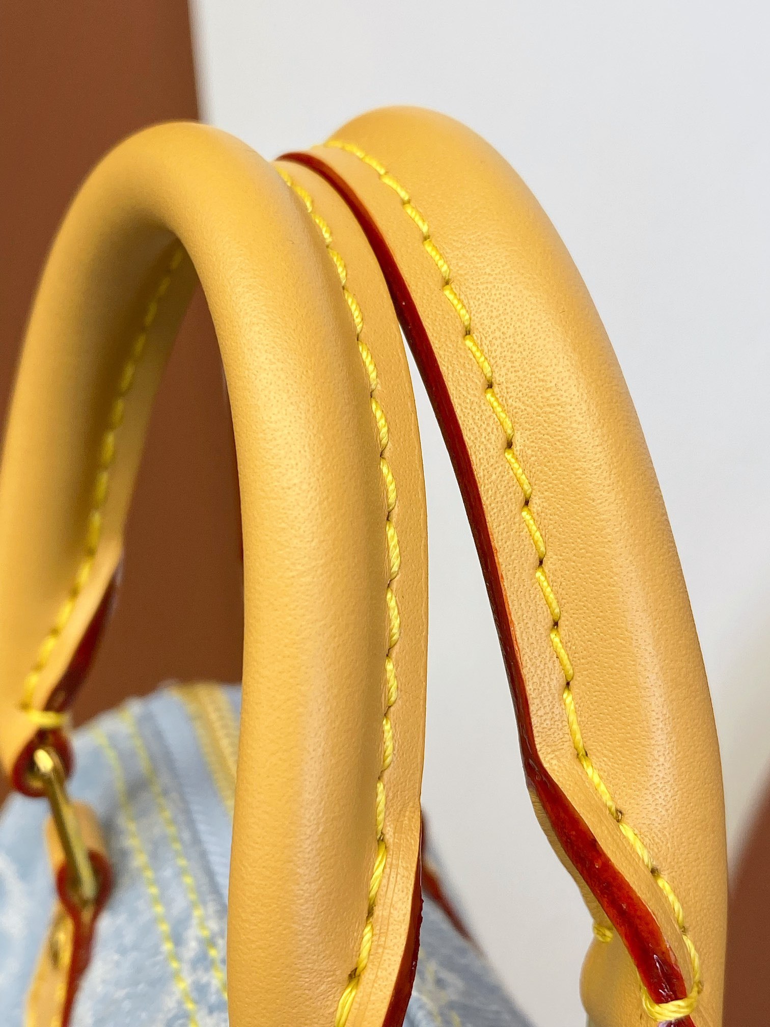 LV Nano Speedy M11212 6.3 x 3.9 x 3 in