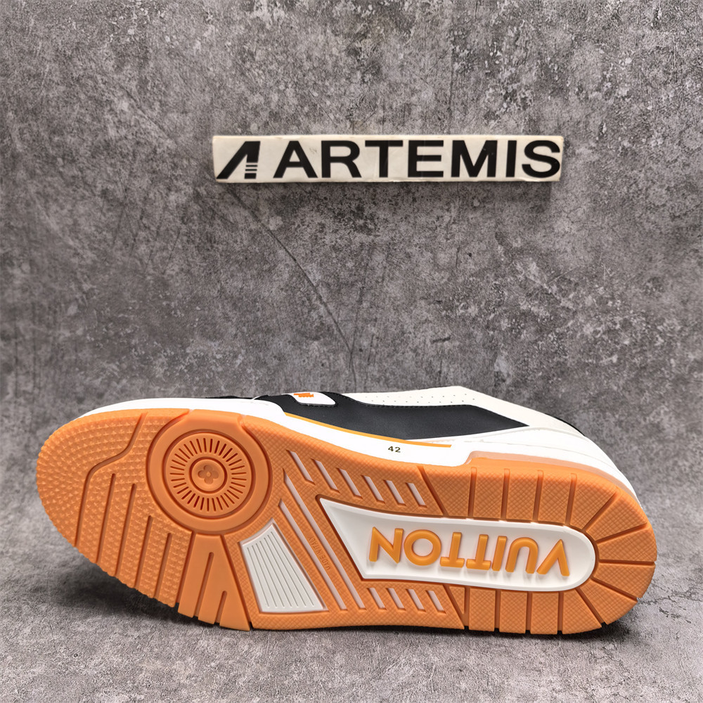 UA LV Trainer Sneaker