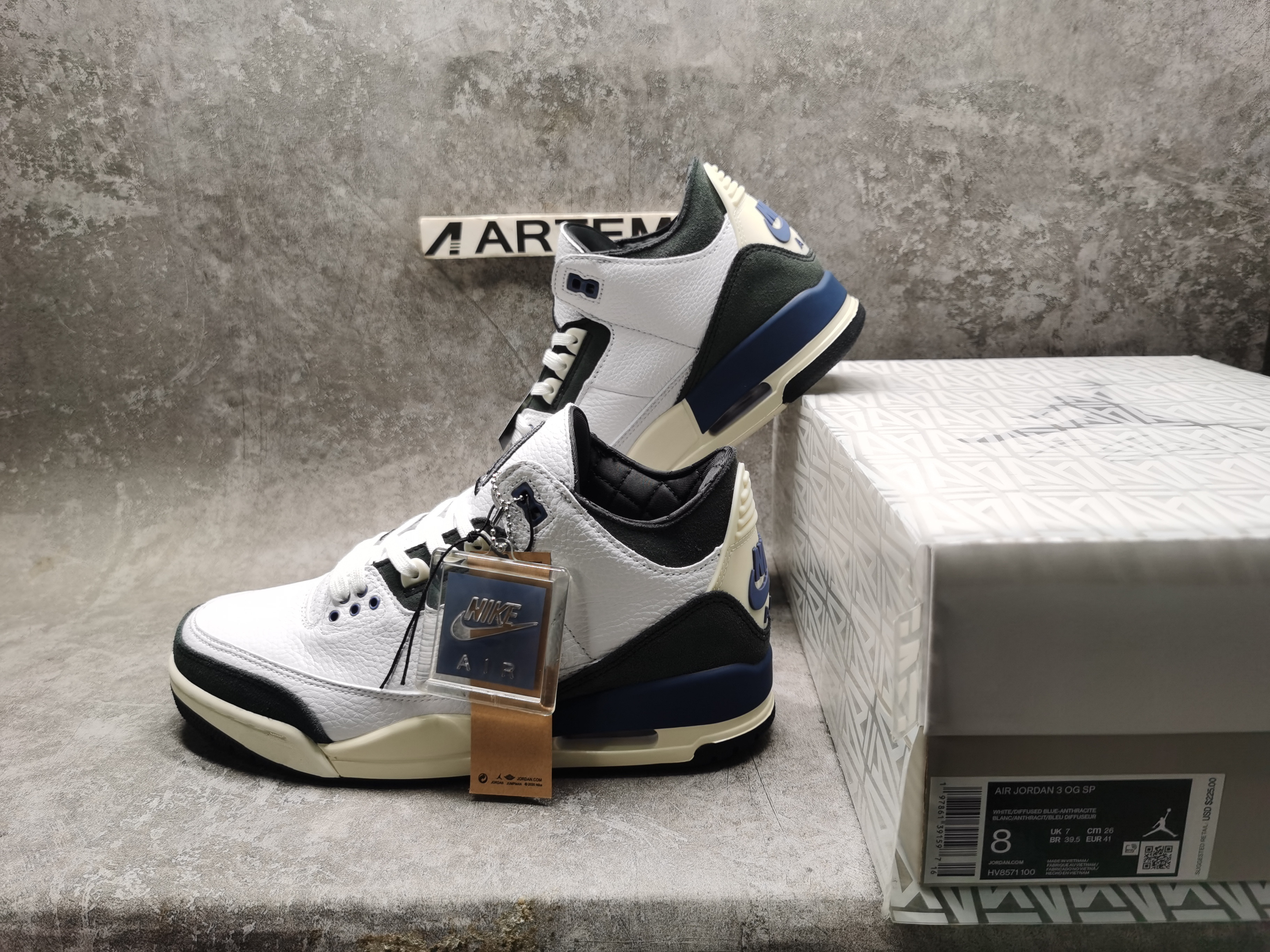 UA Jordan 3 Retro OG SP