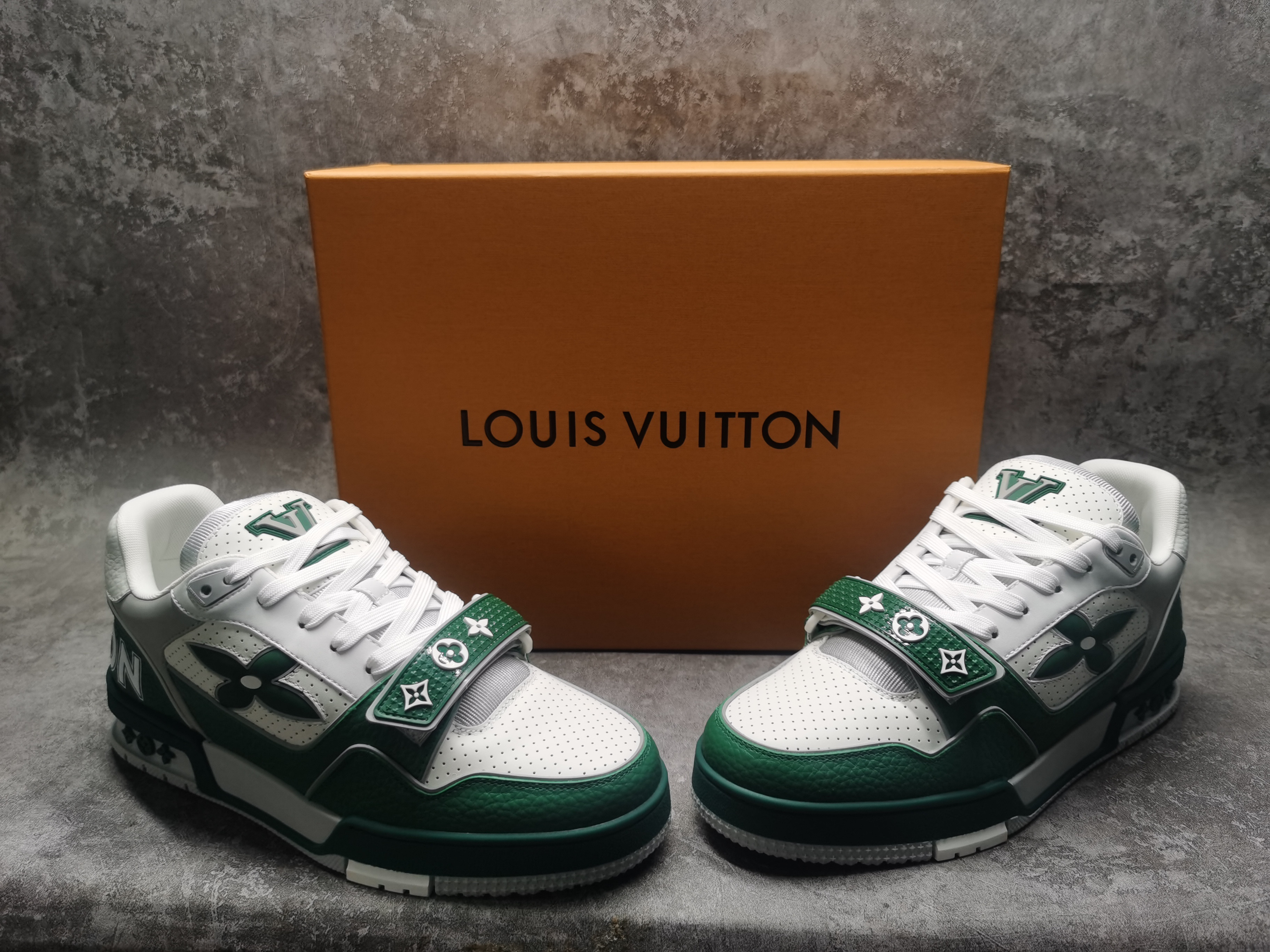 UA LV Trainer Sneaker