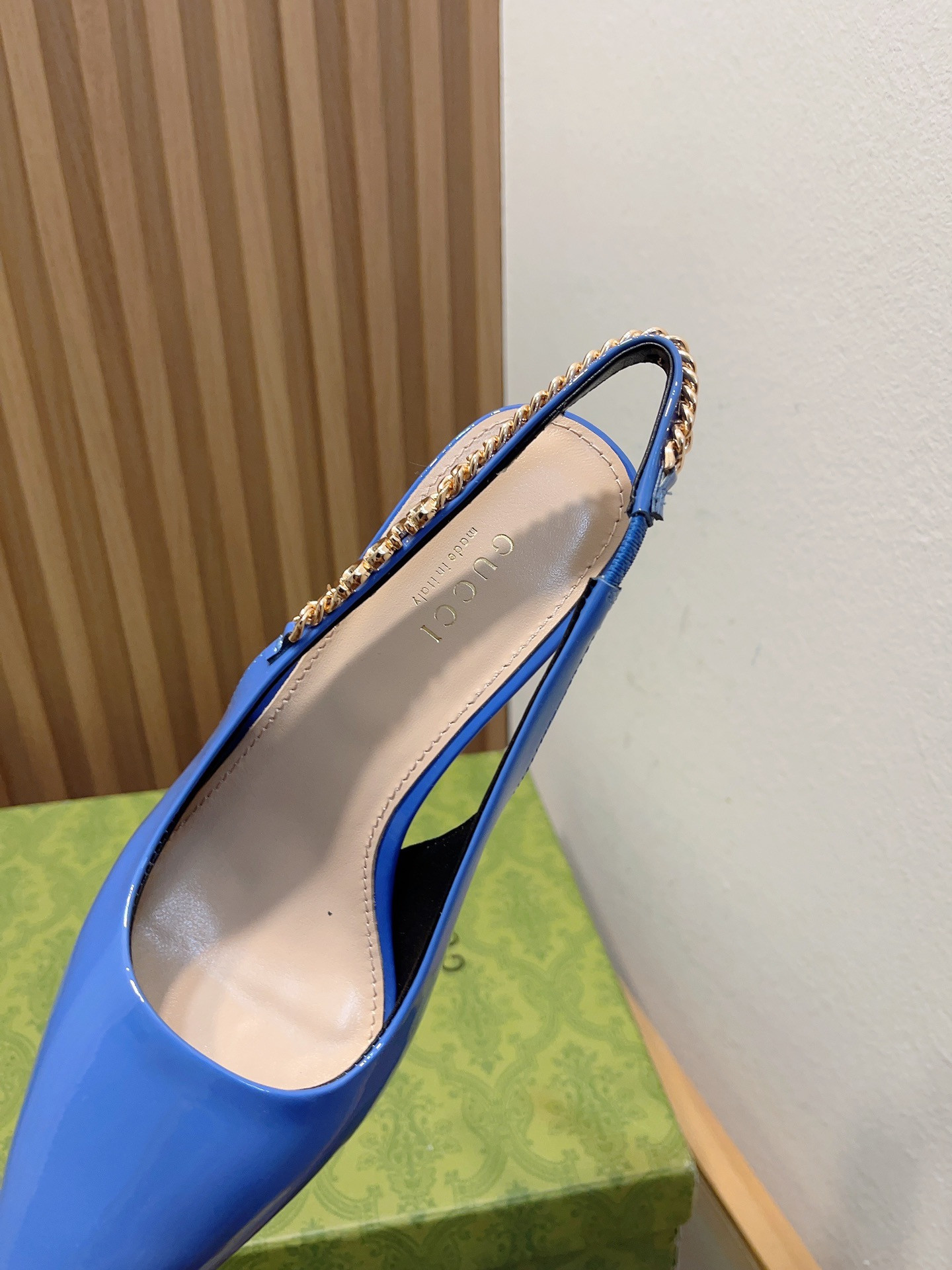 G*u*i signoria slingback pump high