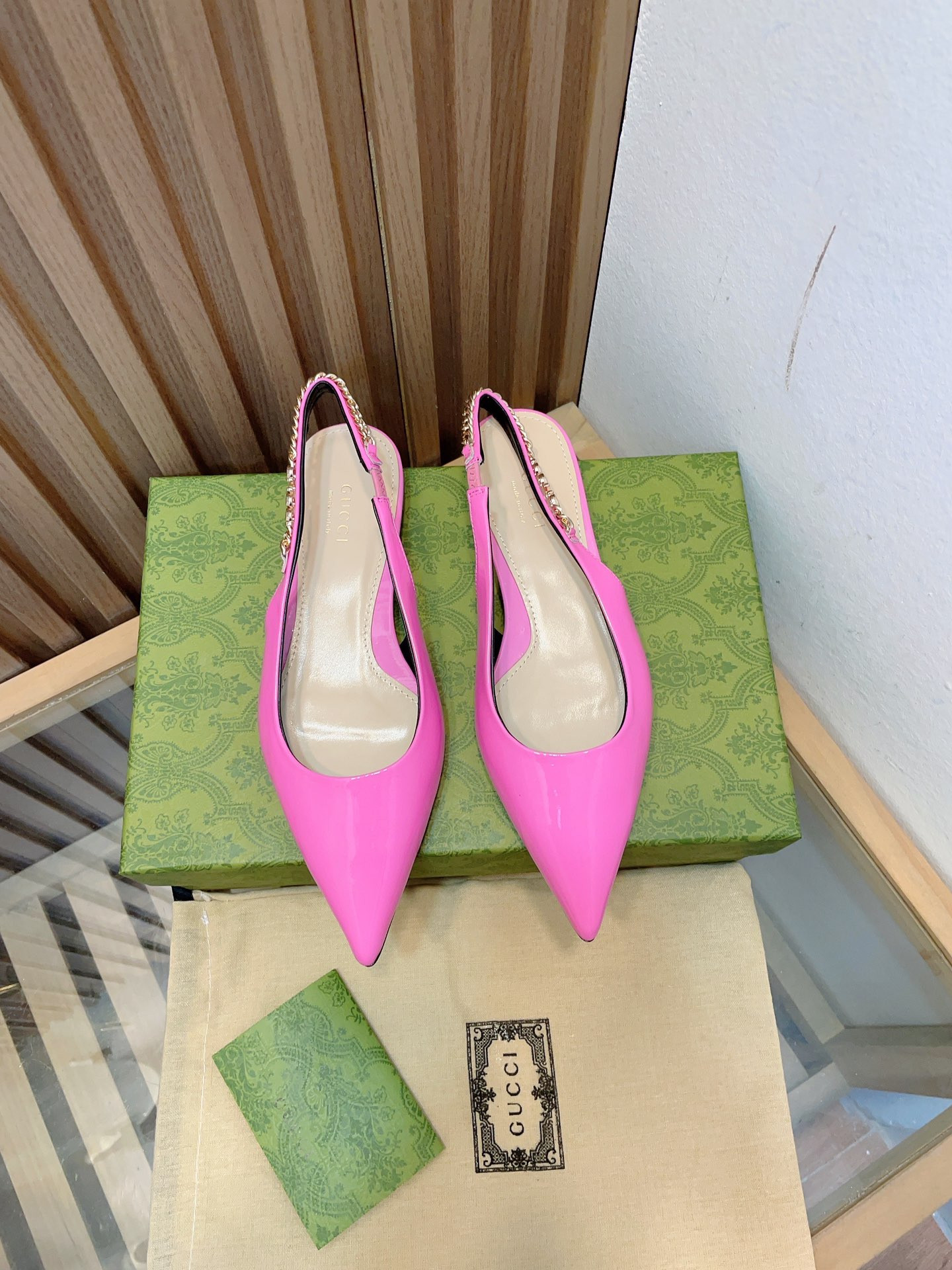 G*u*i signoria slingback pump flat shoes
