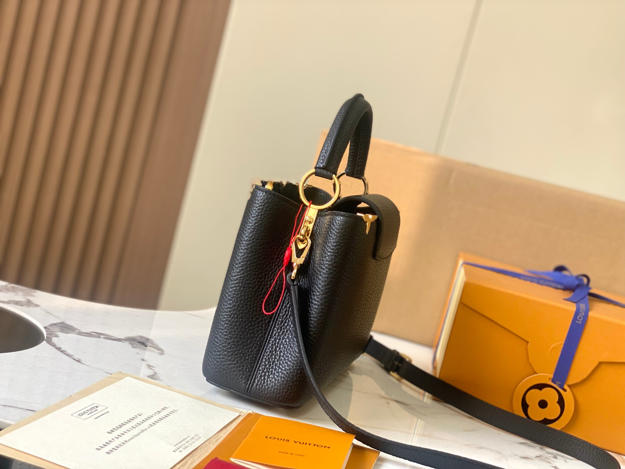 lv capucines  M23331  27-18-9cm