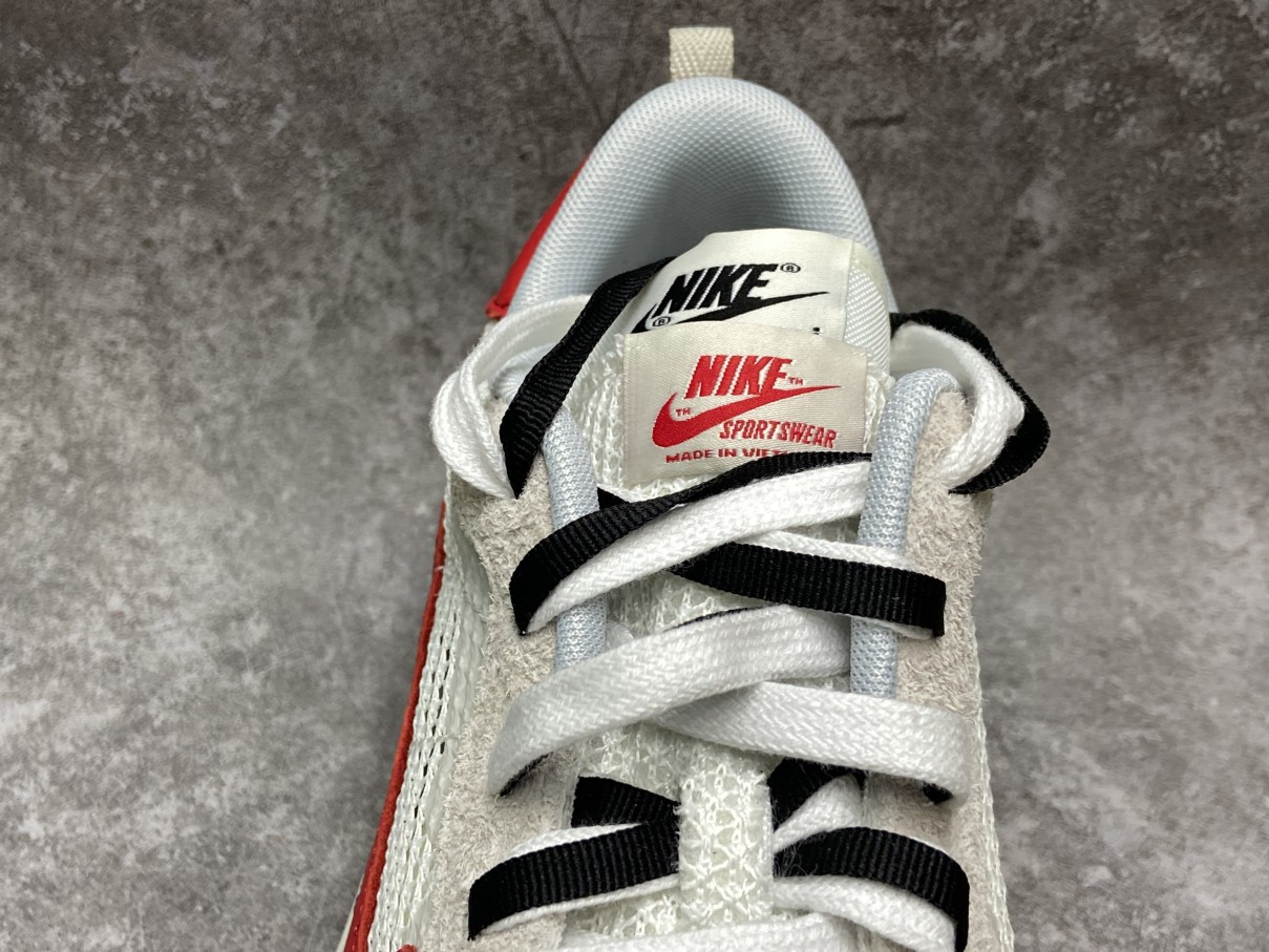 Nike Vaporwaffle sacai Sport Fuchsia Game Royal