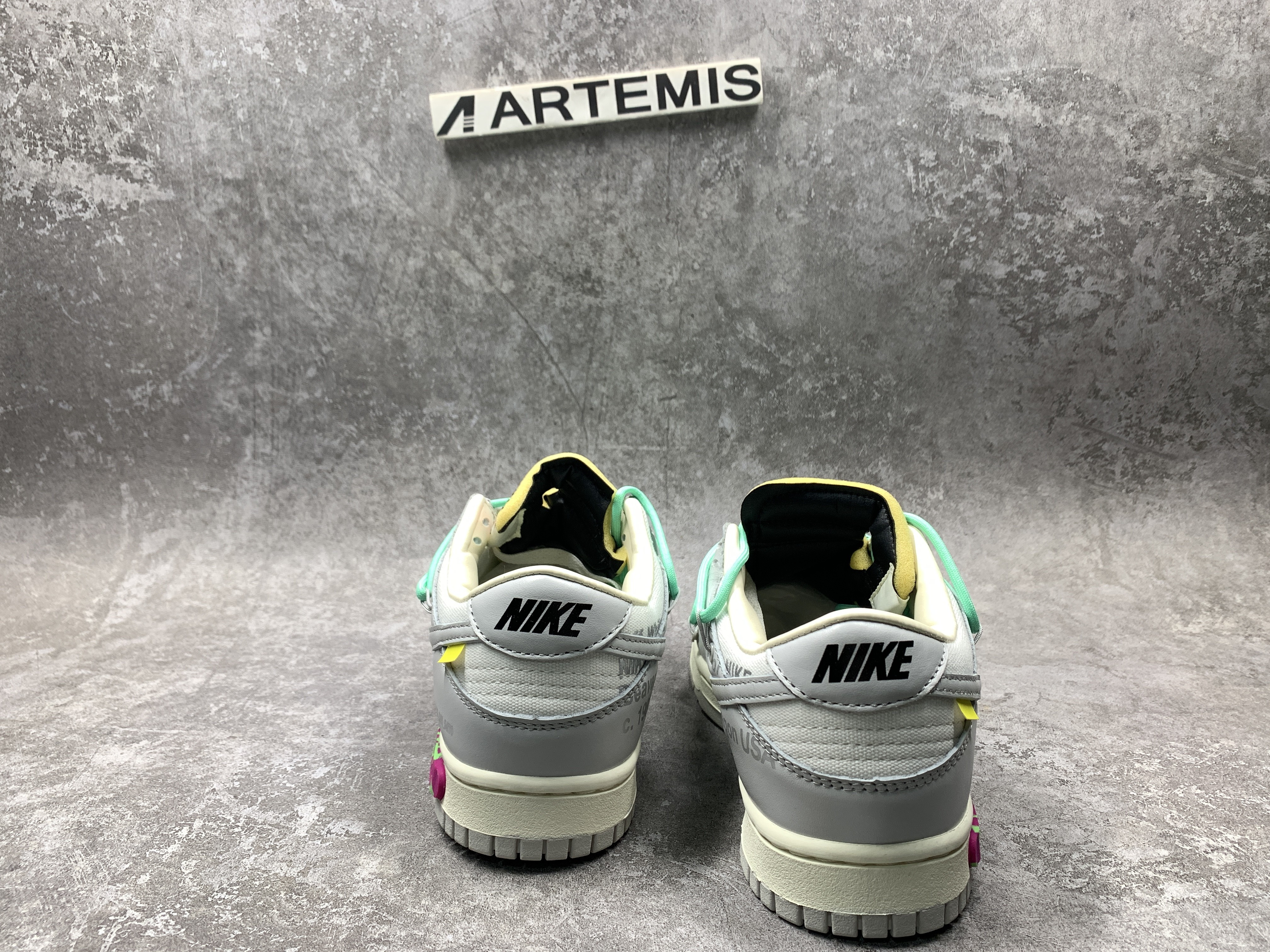 Nike Dunk Low x Off-White  