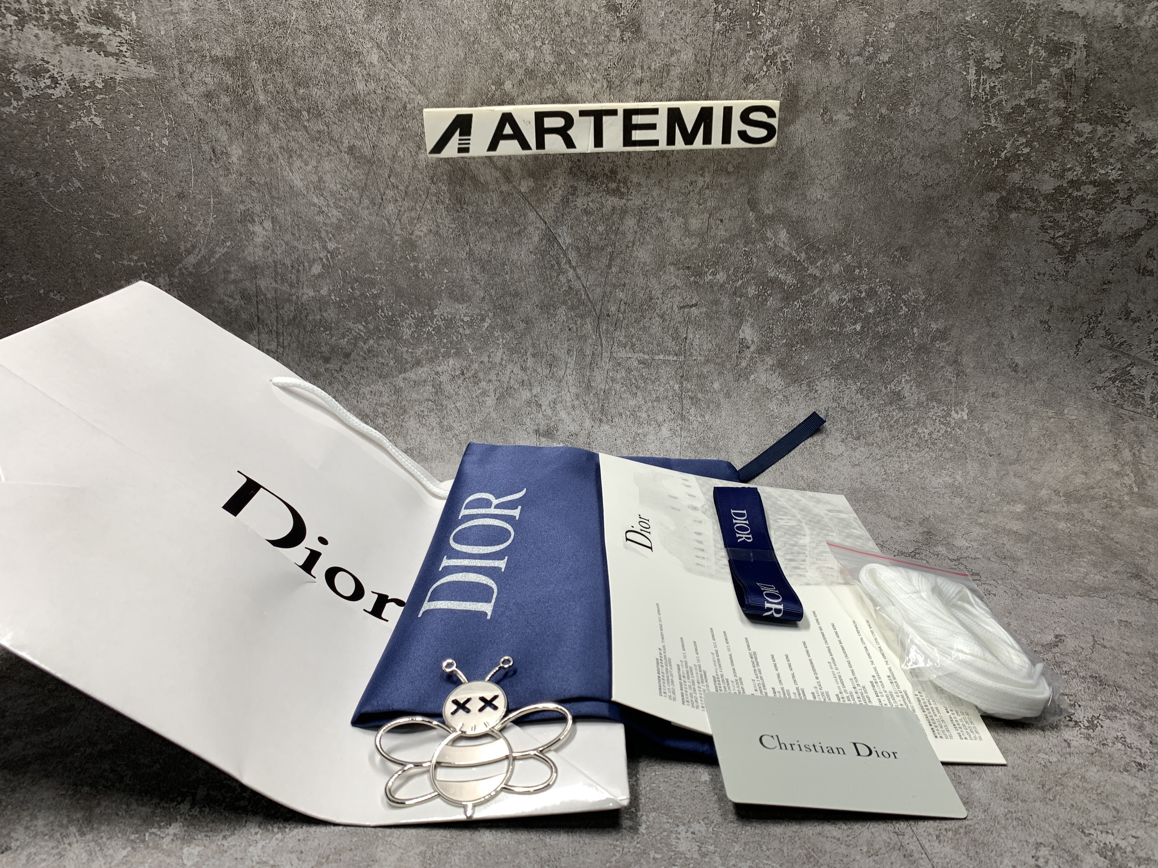 D*or b23 low blue black