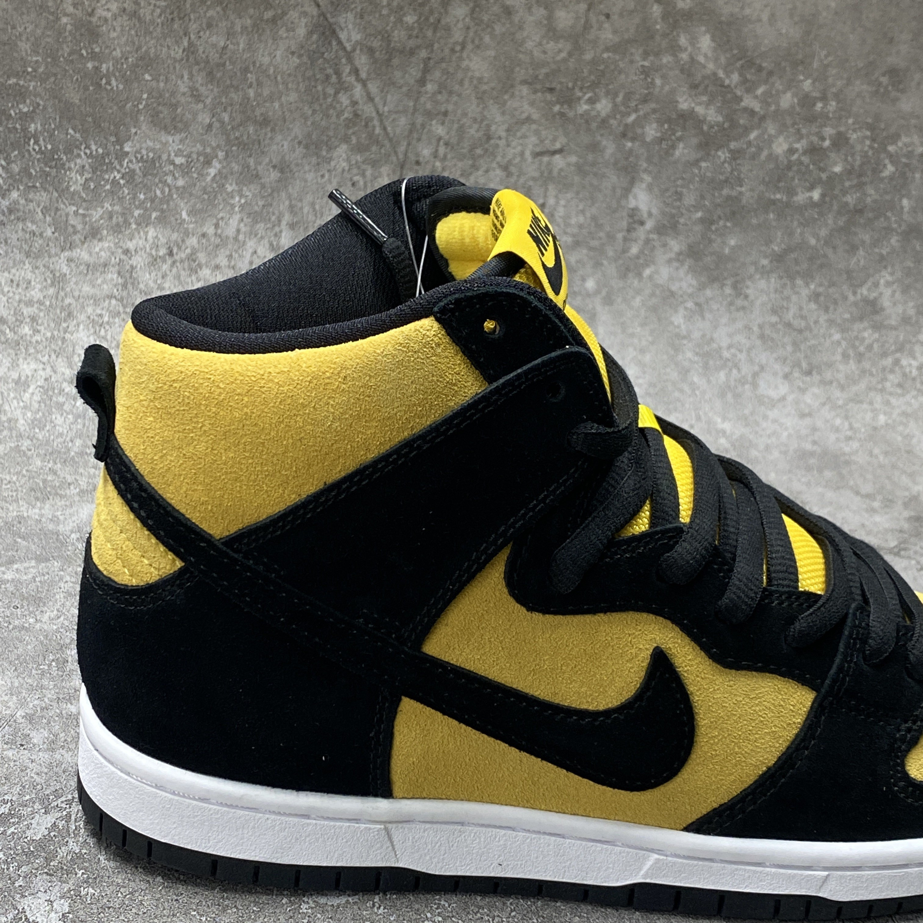 Nike SB Dunk High Pro Reverse Goldenrod