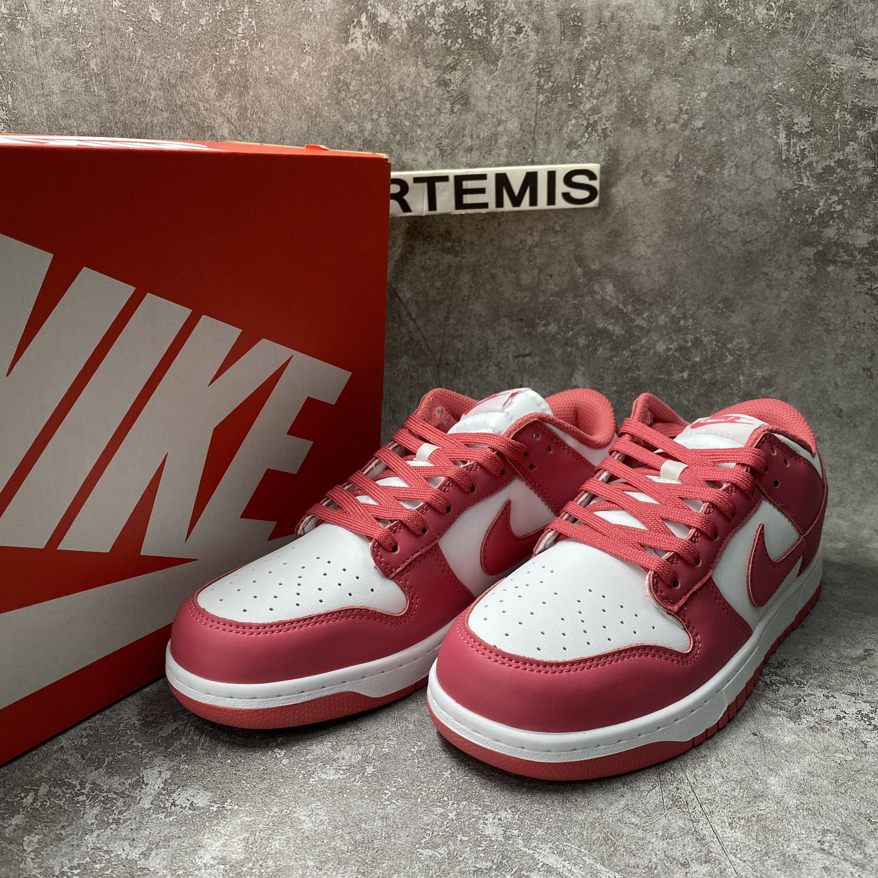 Nike Dunk Low Archeo Pink