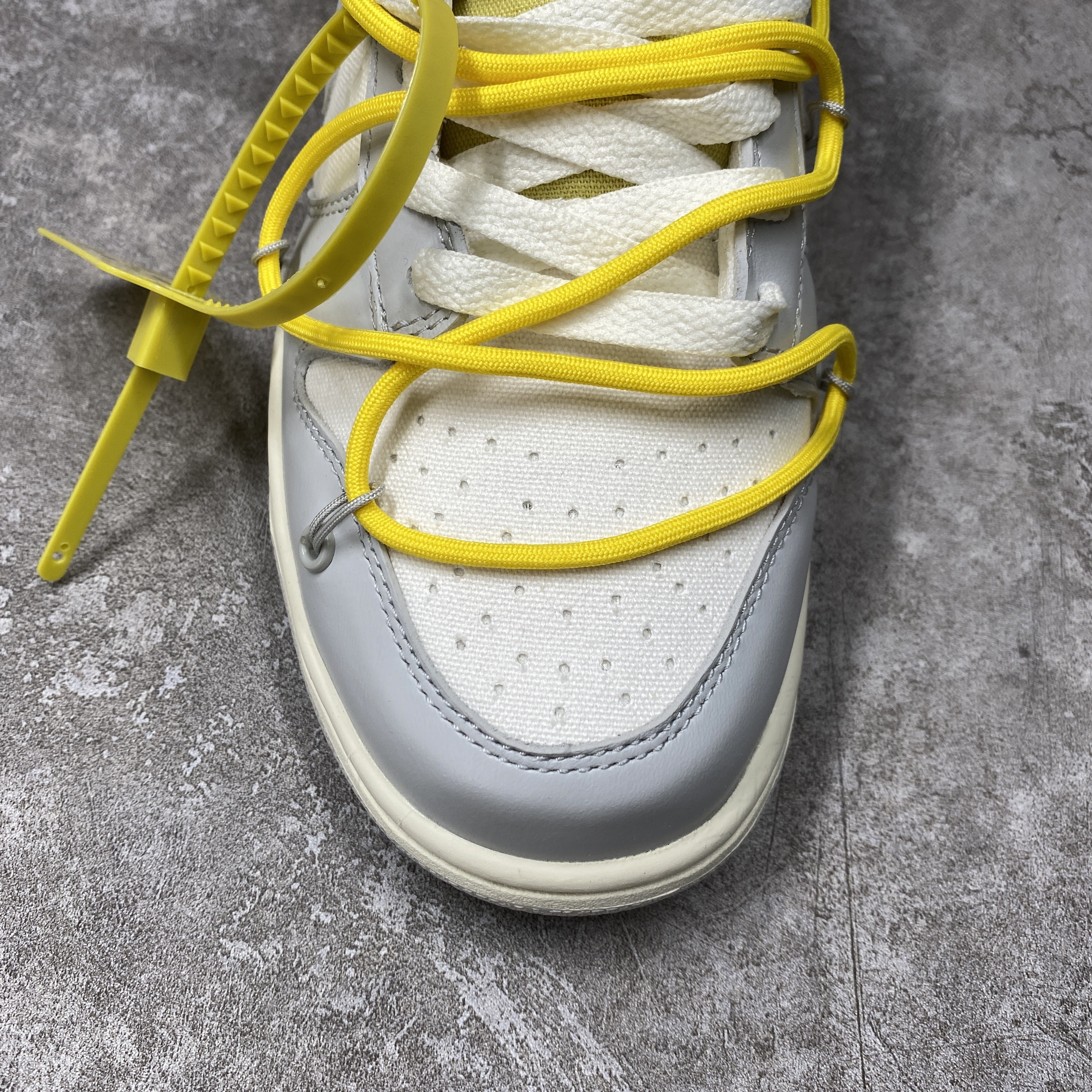 Nike Dunk Low Off-White Lot 29