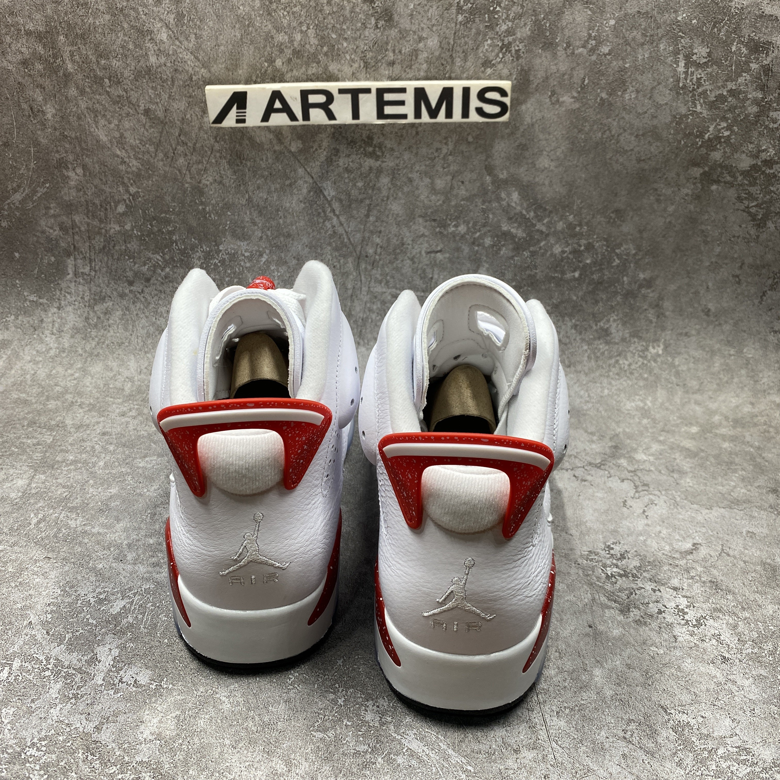 Air Jordan 6 Retro Red Oreo