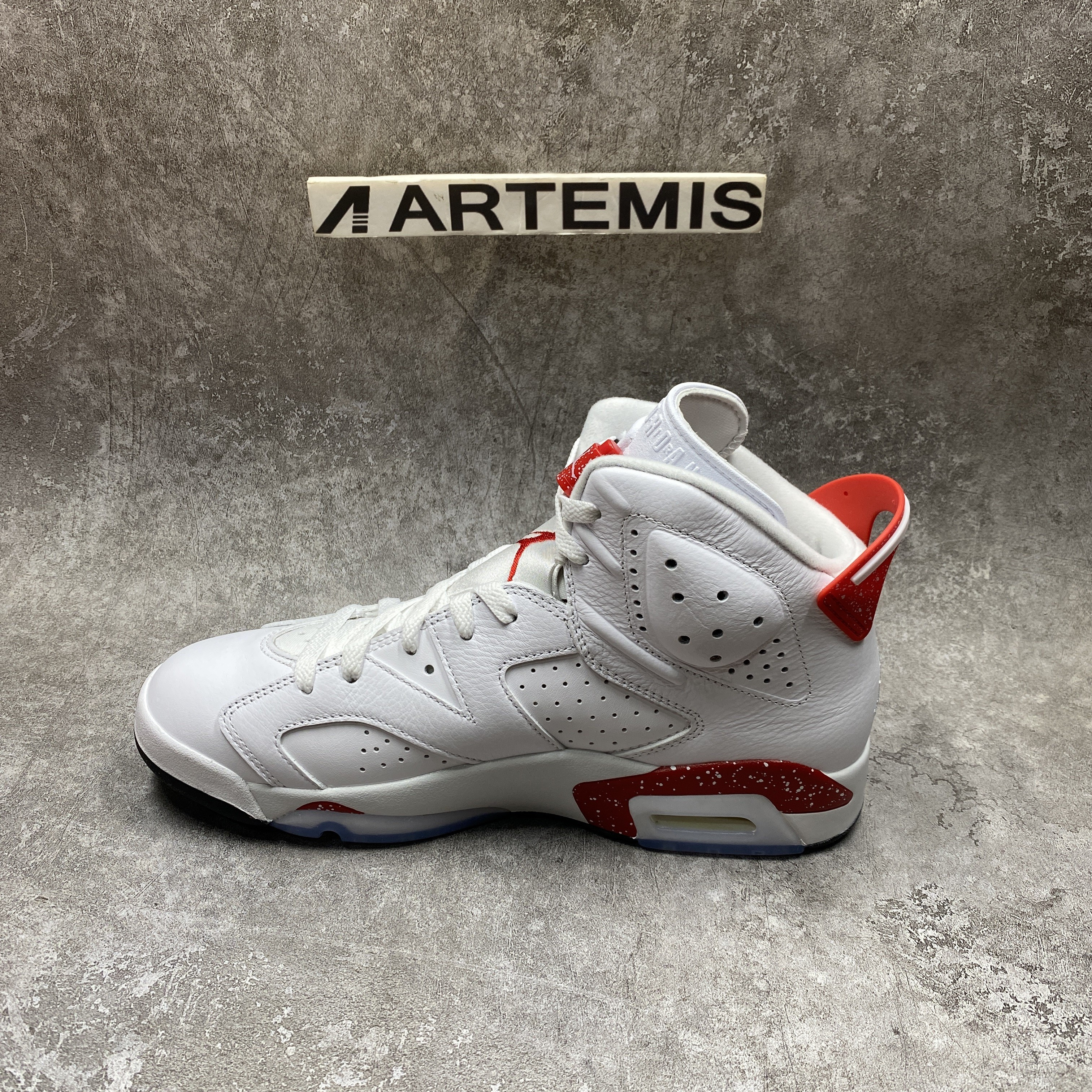 Air Jordan 6 Retro Red Oreo