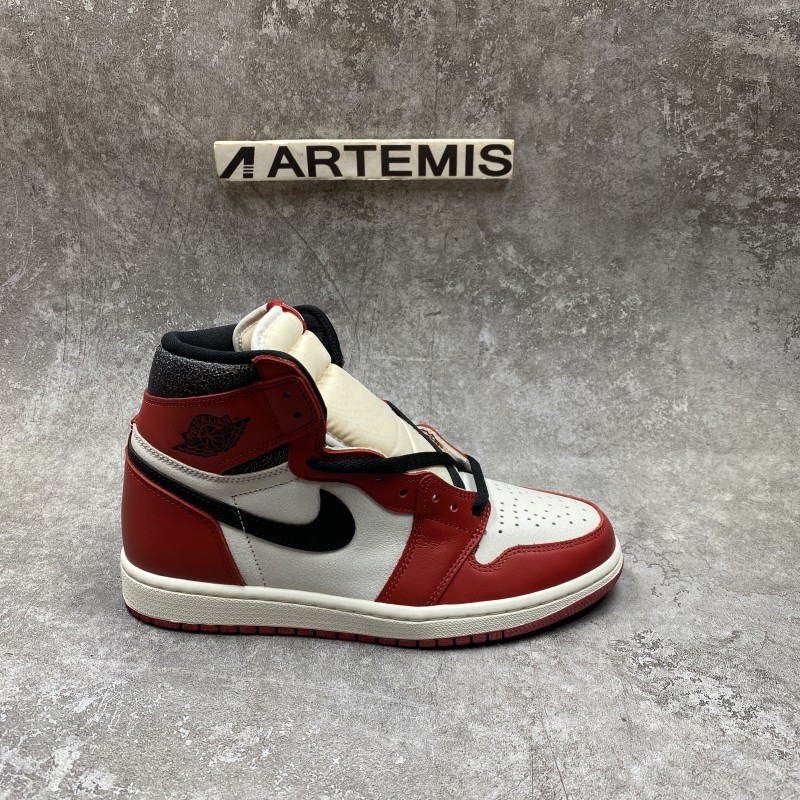 Air Jordan 1 High OG Chicago Lost and Found