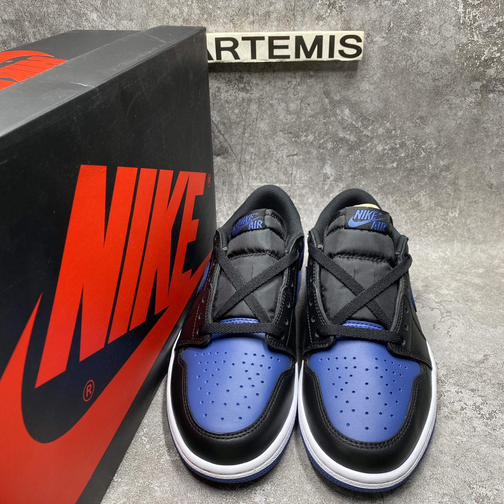 Jordan 1 Retro Low OG Mystic Navy