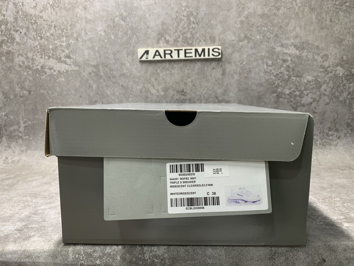 Balenciga Triple S Sneaker White Iridescent