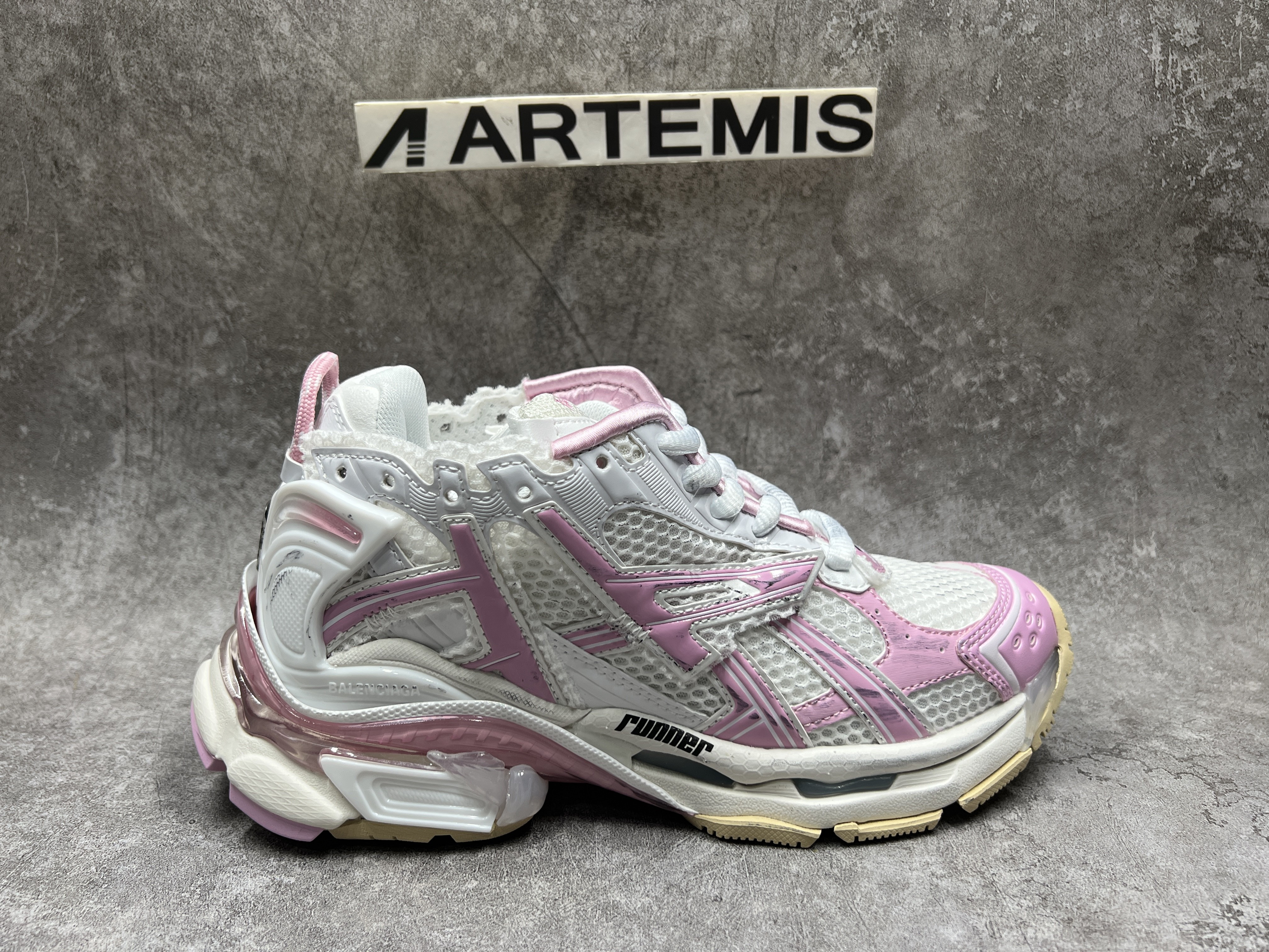 Balenciga Runner Sneaker Pink