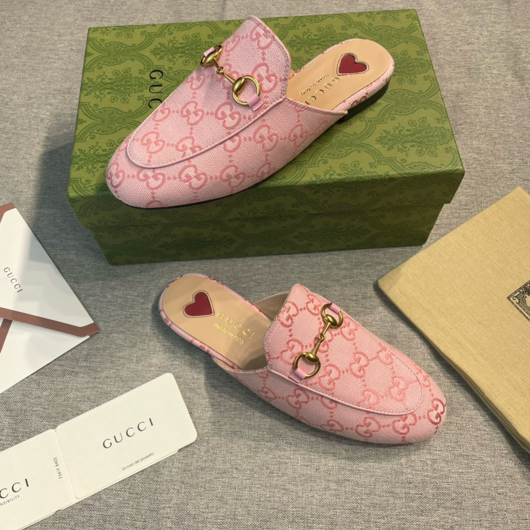 ua G*u*i princetown slipper