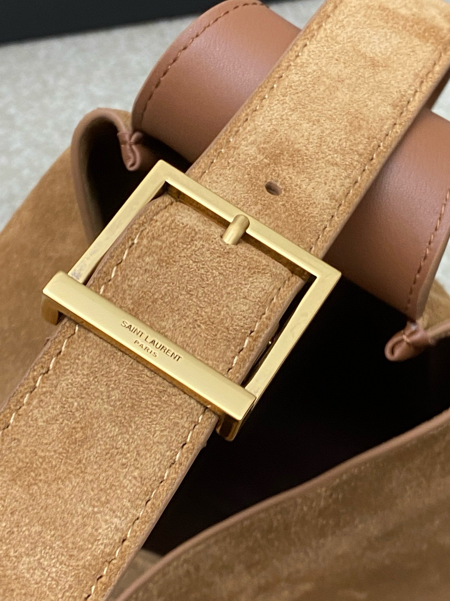 y*l le 5 À 7 S*pple large in suede 30 x 31 x 13 cm