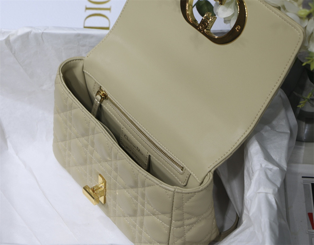 small d*or caro bag beige S*pple cannage calfskin 20 x 12 x 7 cm