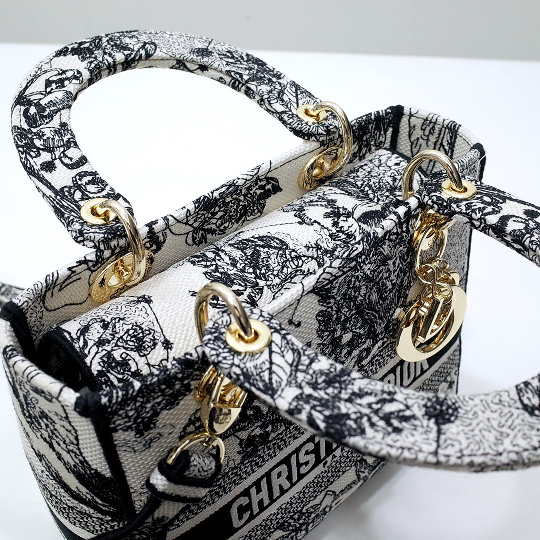 medium D*or lady d-lite bag 24 x 20 x 11 cm