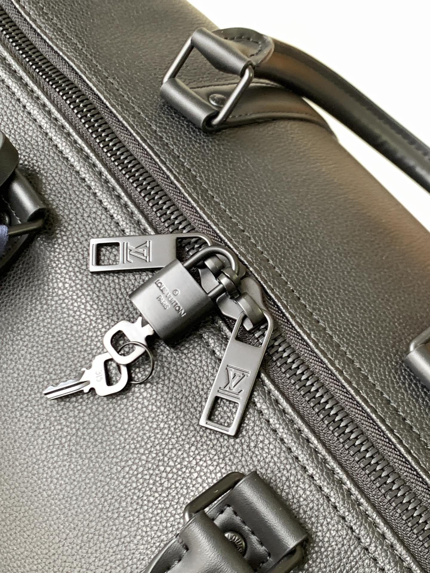 l0*is V*t0n keepall bandoulière 50 m21420