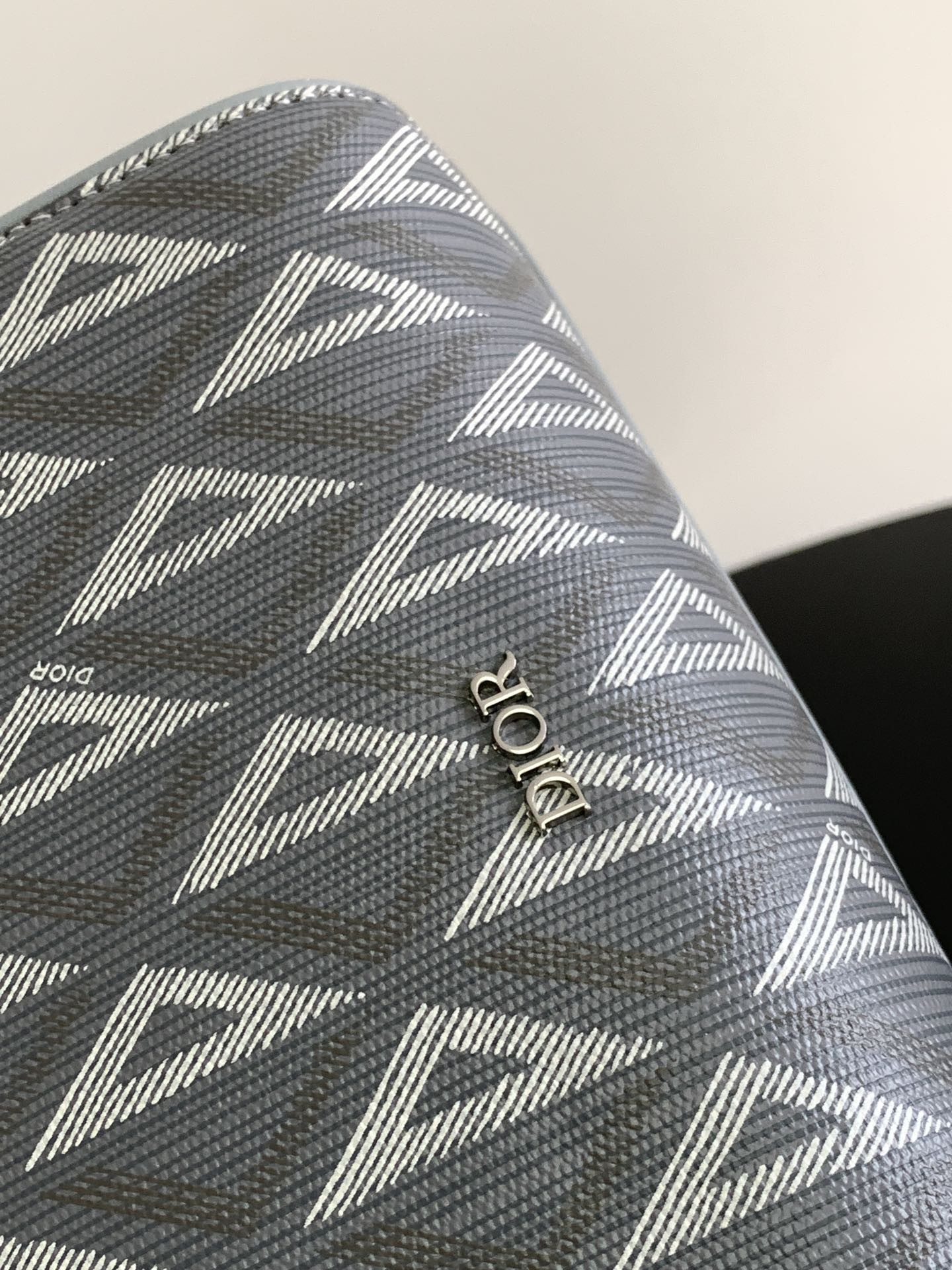 D*or lingot toiletry bag gray mirage technical fabric 8.5 x 5 x 4 inches