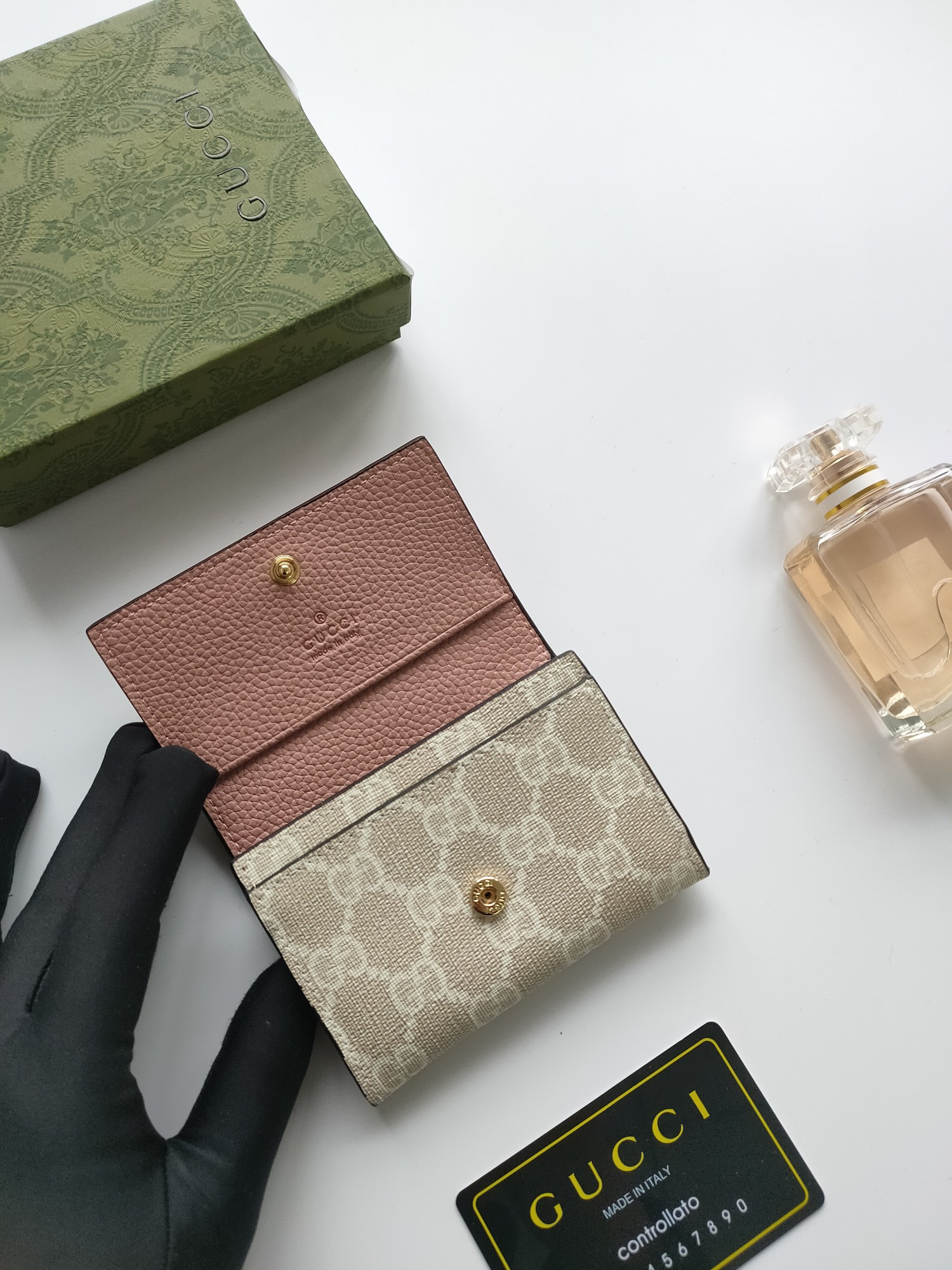 G*u*i gg  card case wallet