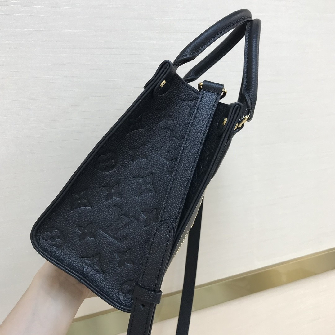 LV M46733 OnTheGo PM 25 x 19 x 11.5 cm