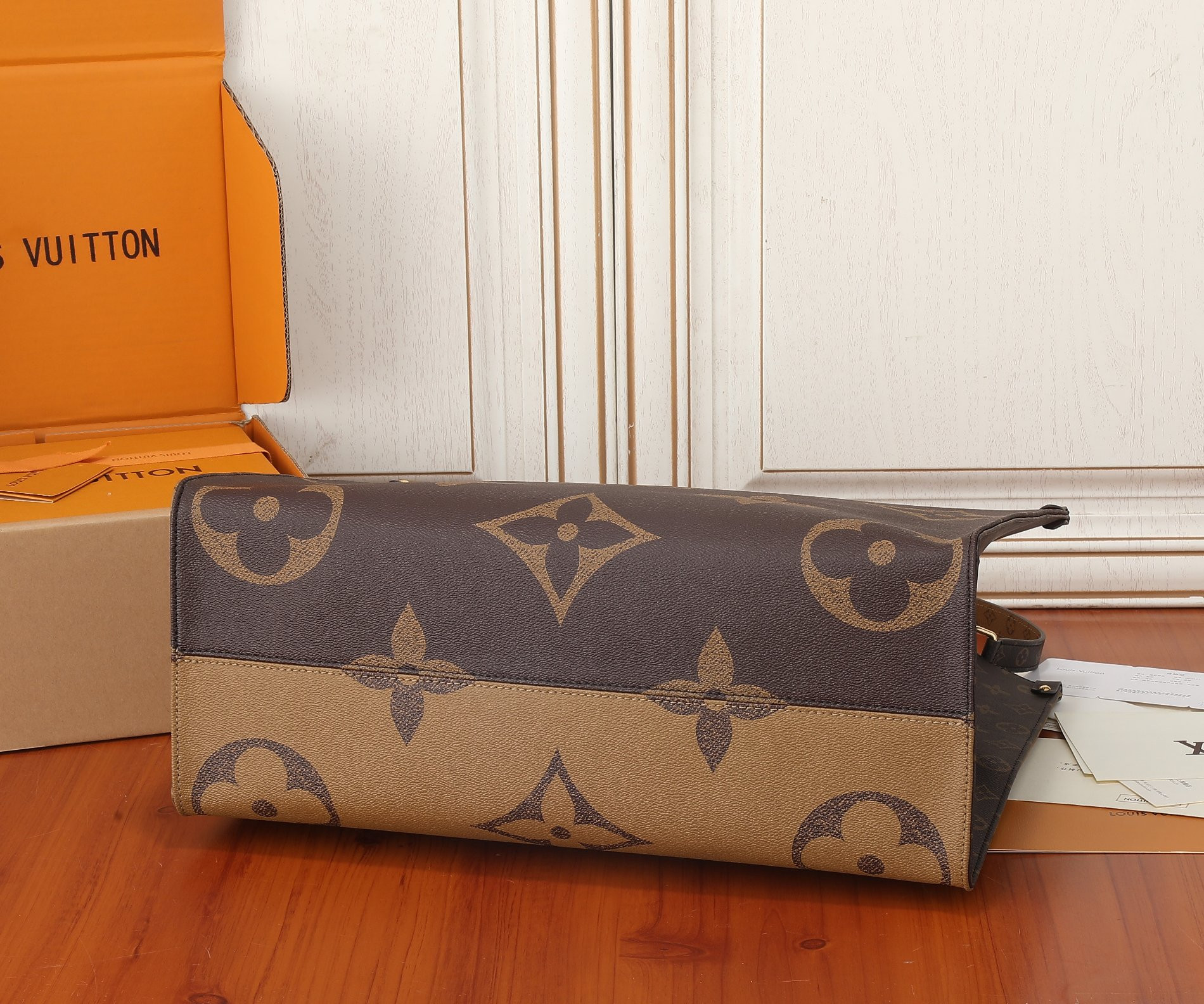 LV OnTheGo Voyage  M46823 16.9 x 13 x 7.3 inches