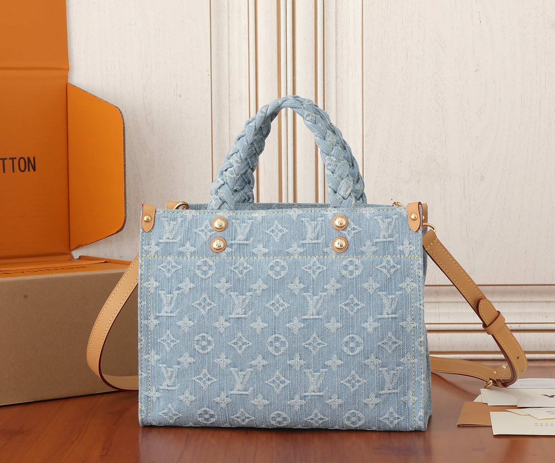 LV Let Go PM M42897 11 x 9.1 x 4.1 in