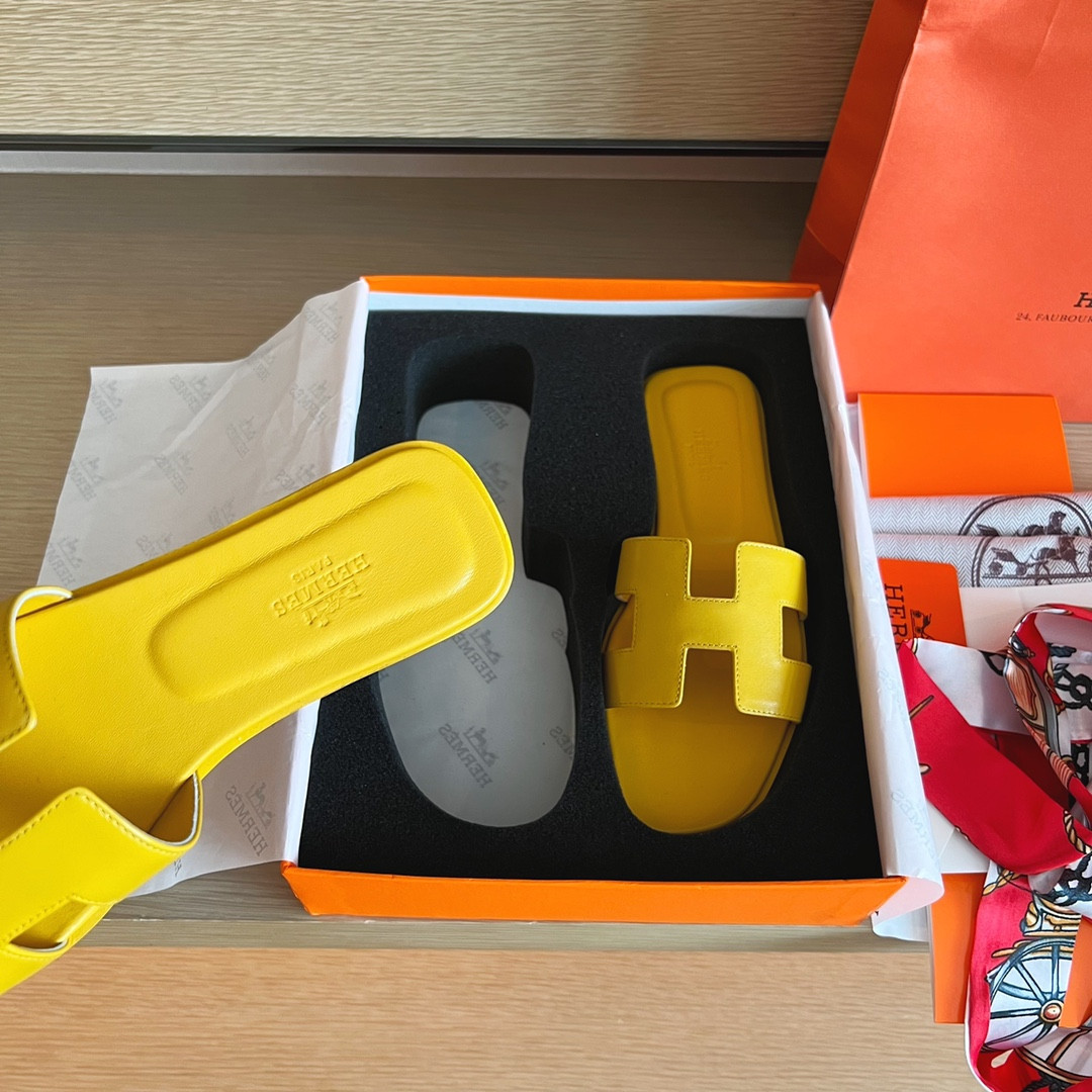 ua H**me5 oran sandal