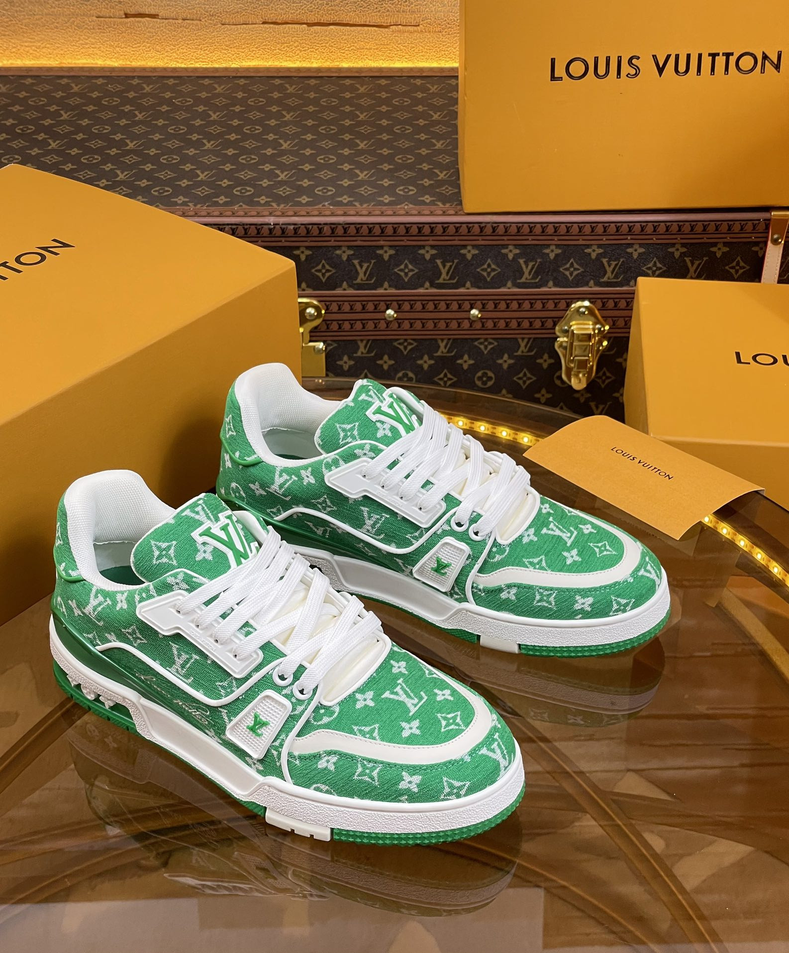 UA LV Trainer Sneaker