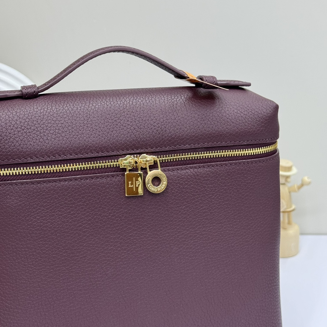 L**o p*ana extra pocket backpack l23.5 grained calfskin 23 x 21 x 8 cm