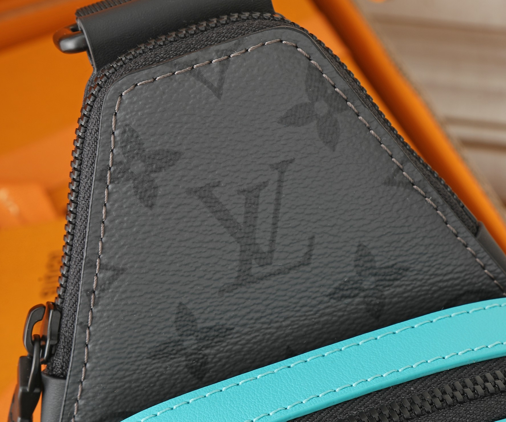LV Avenue Slingbag PM M11703 6.3 x 13 x 2.2 inches