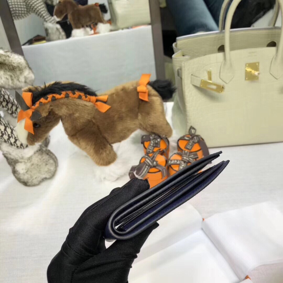 H**me5 poker compact wallet