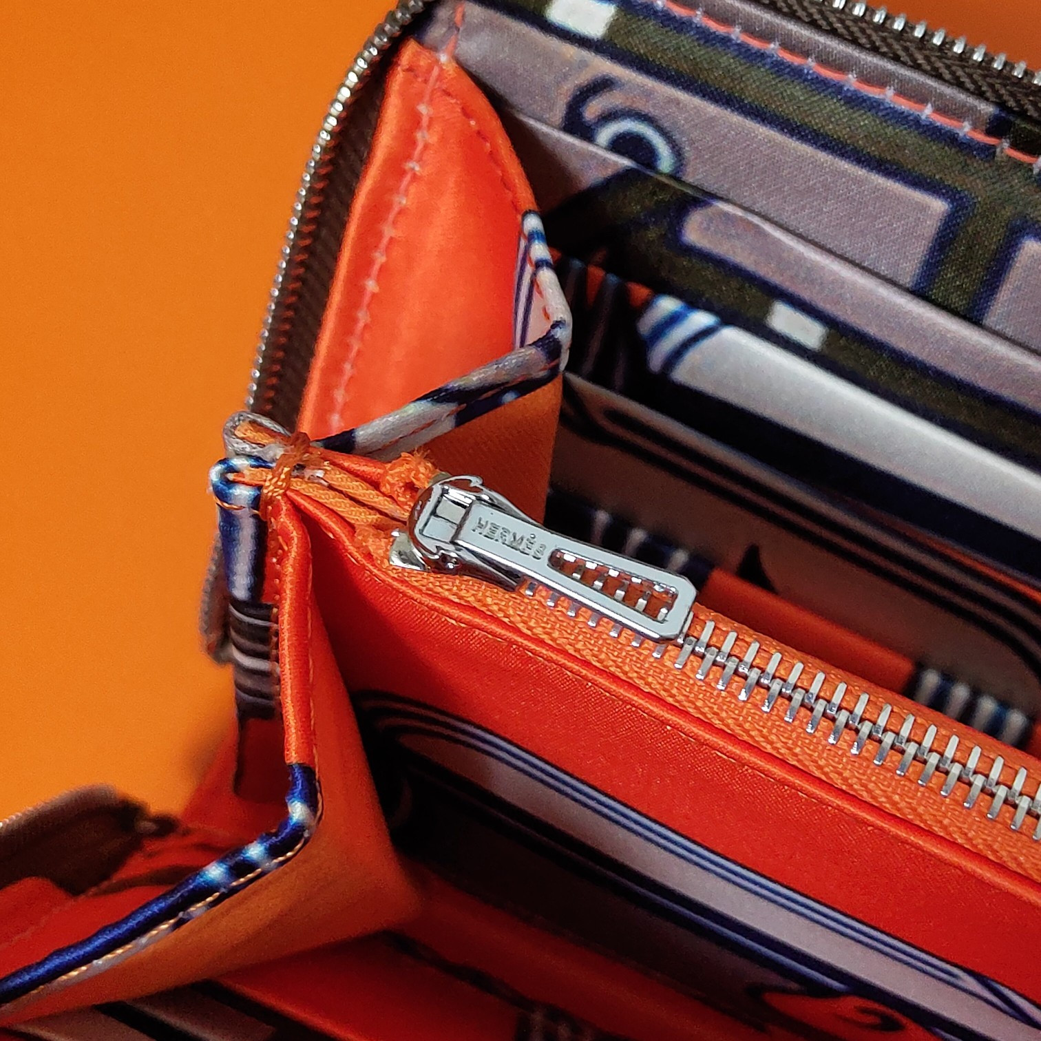 H**me5 long wallet 20x11cm