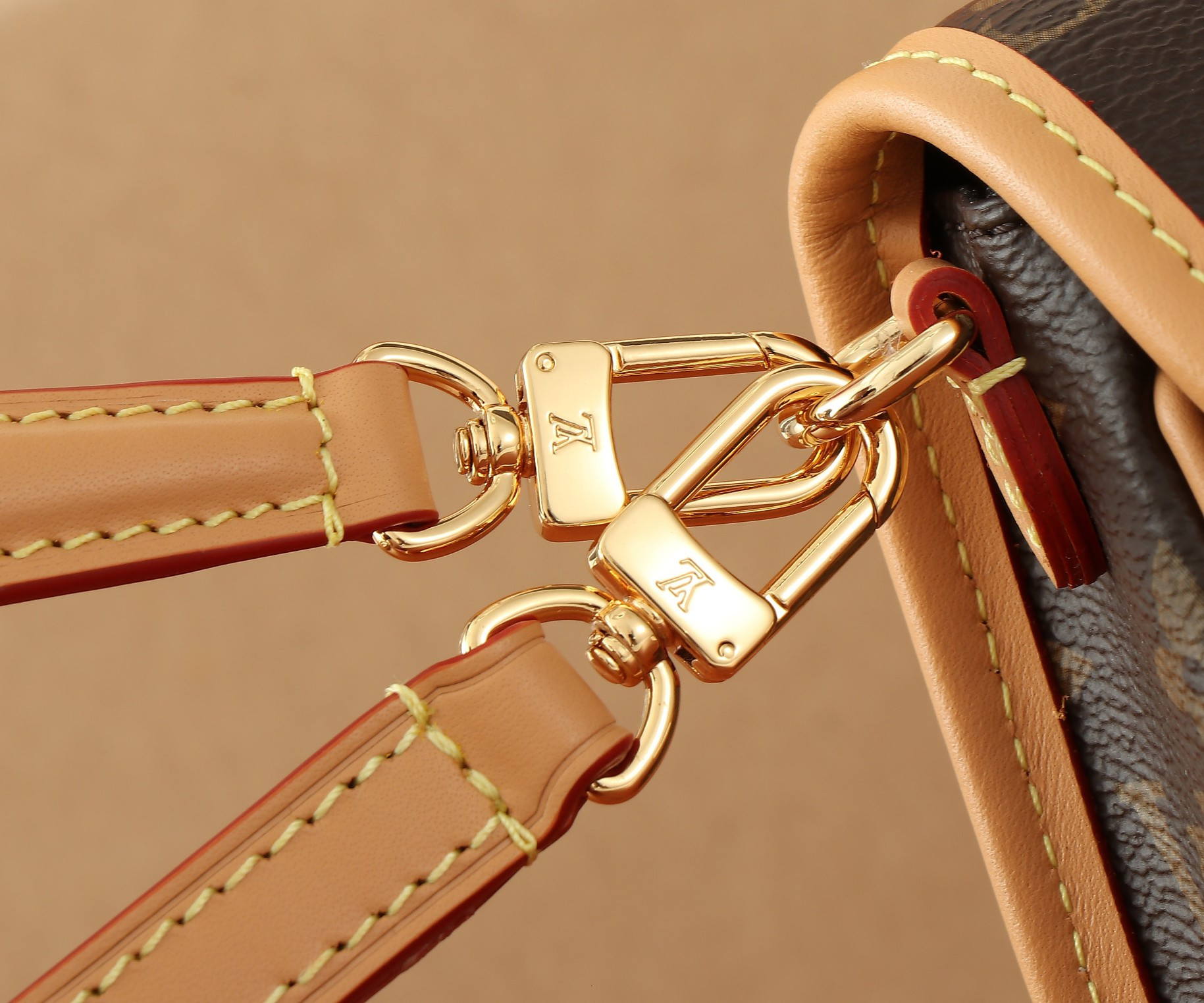 LV Nano Diane M83298 19x10.5x6cm