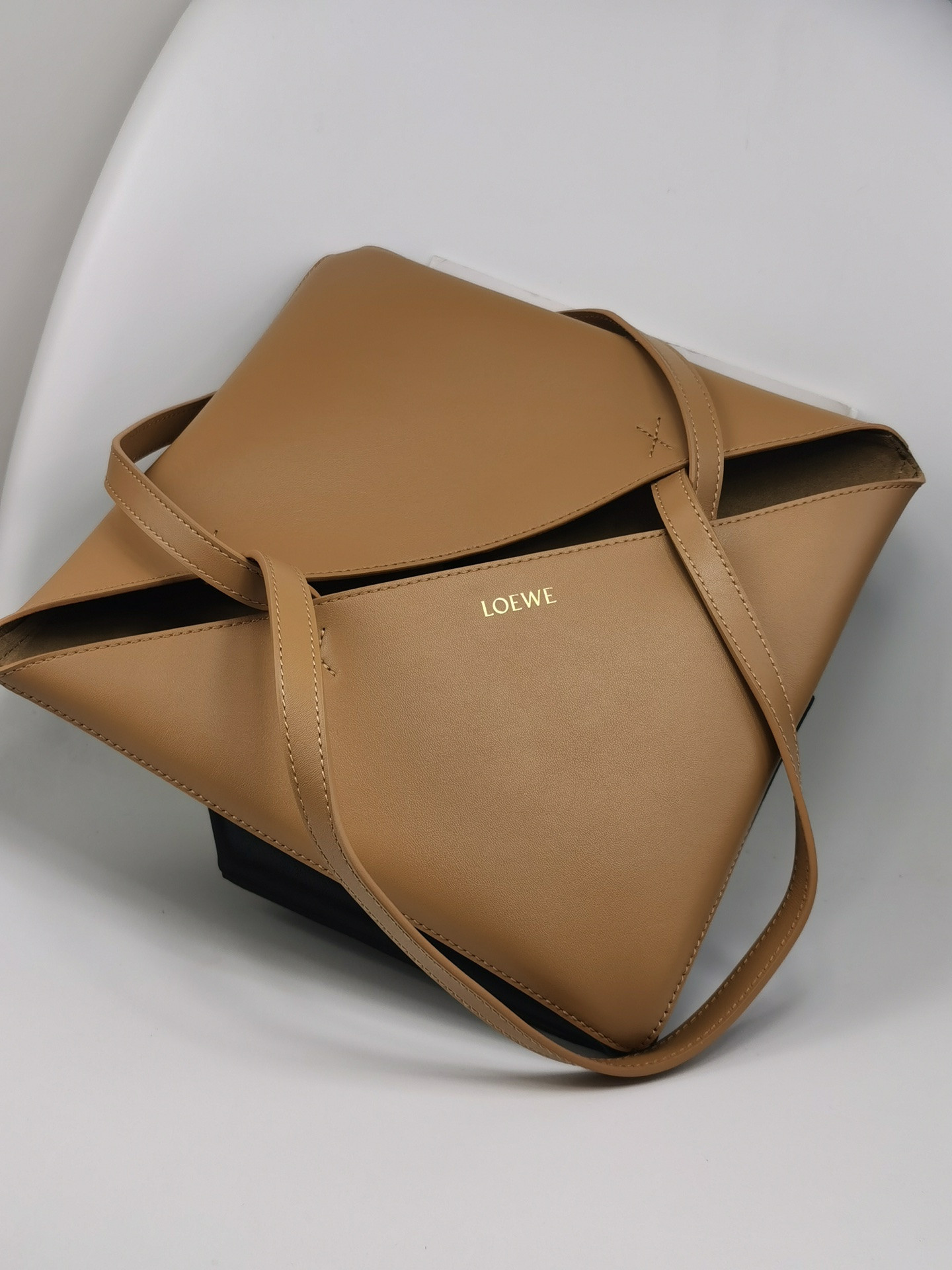 L0ew* medium puzzle fold tote in shiny calfskin 25.5x14.5x31.5cm