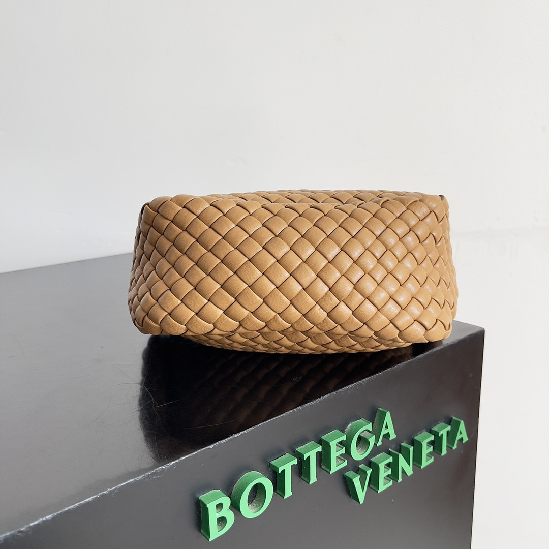 bo*te*ga Ve*ne*ta small cobble top handle 11x23x8cm