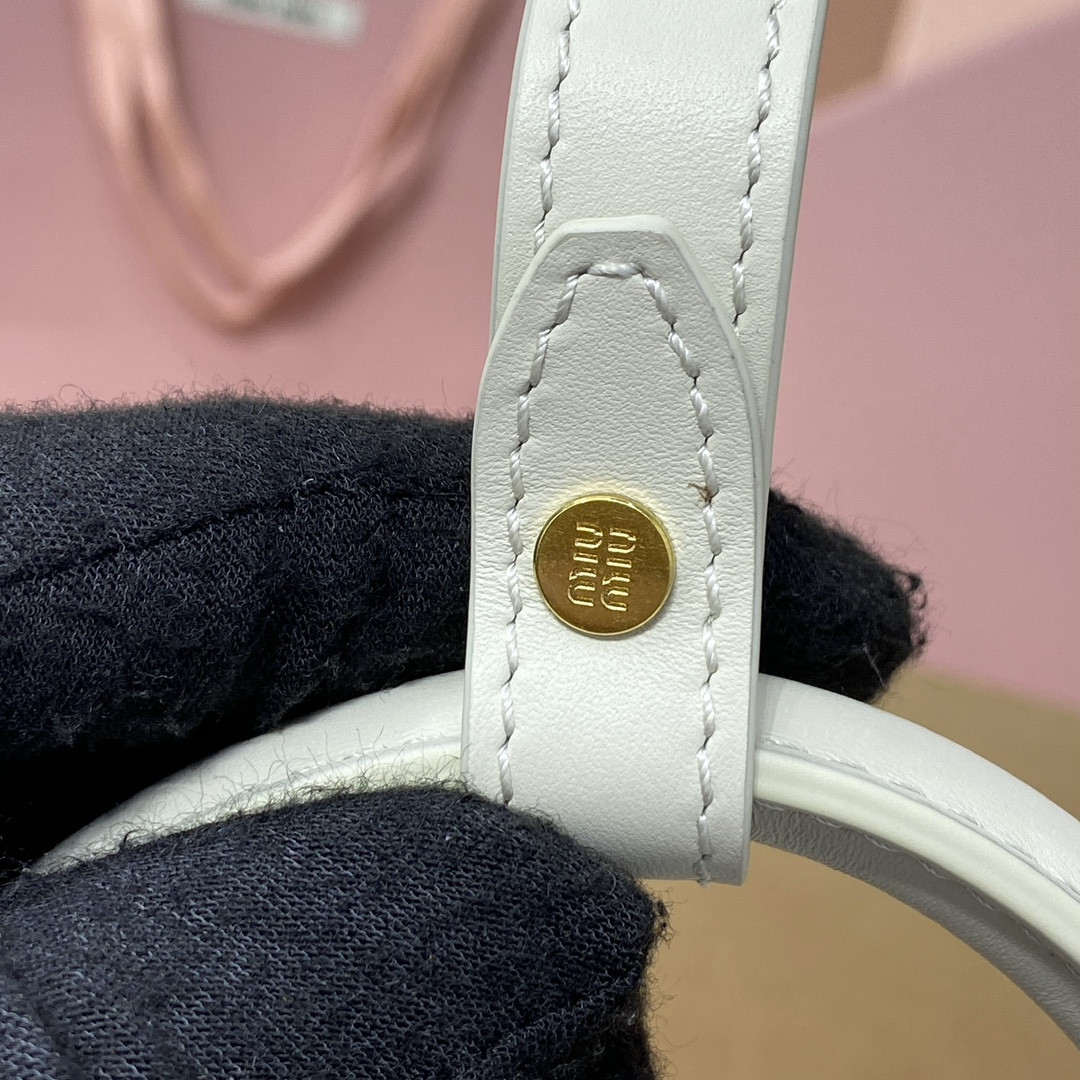 Miu Miu Arcadie leather bag  10.5x22x7.5cm